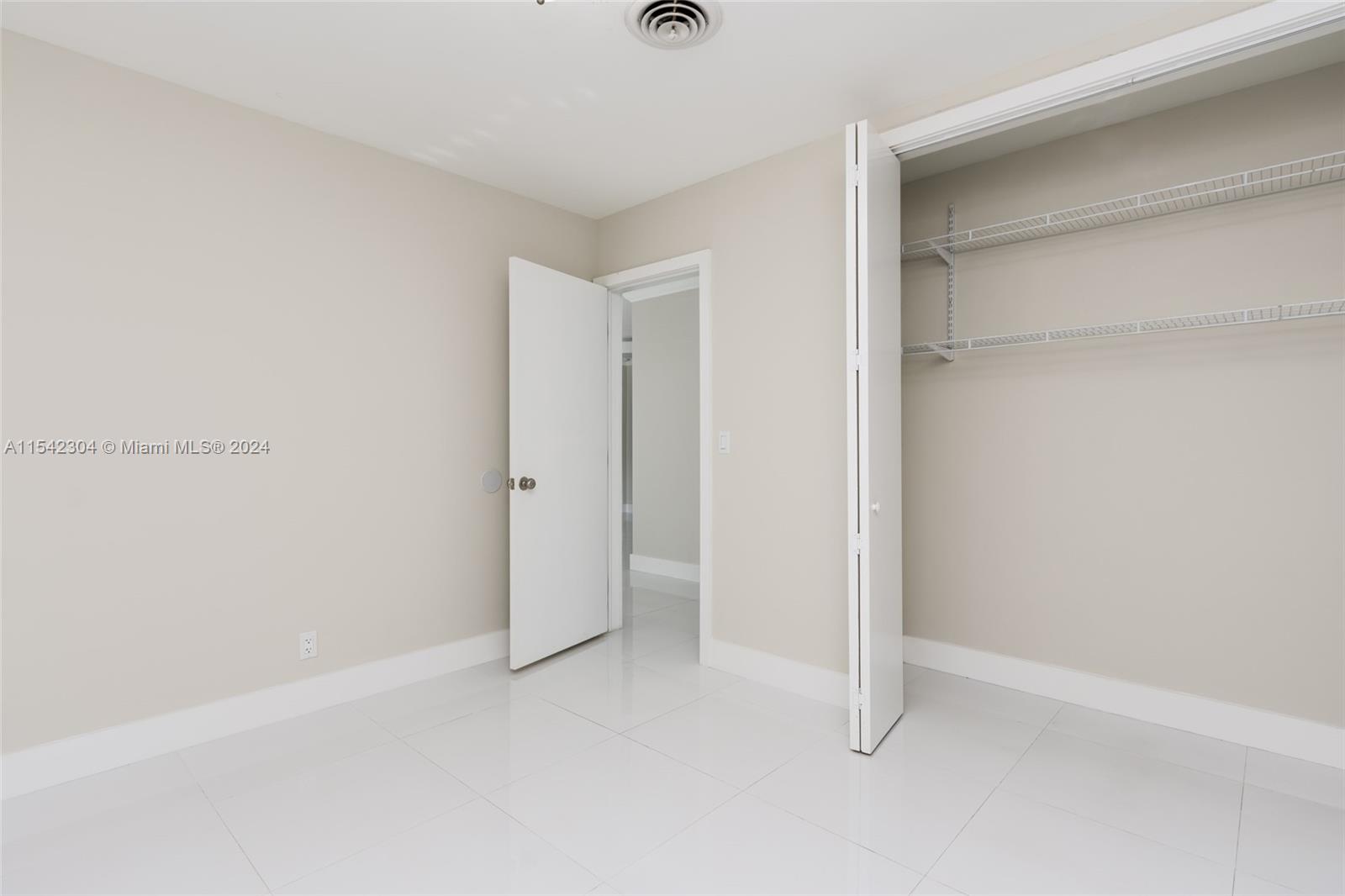 1917 N 42nd Ave, Hollywood, Florida 33021, 3 Bedrooms Bedrooms, ,2 BathroomsBathrooms,Residential,For Sale,1917 N 42nd Ave,A11542304