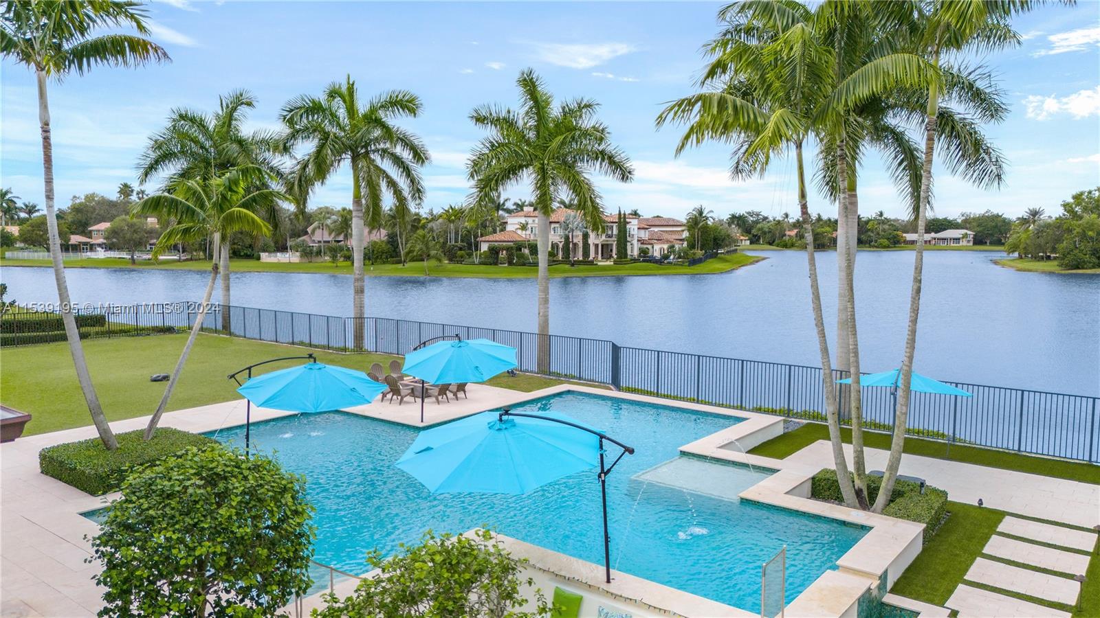 3185 S Willow Ln, Weston, FL 33331, 5 Bedrooms Bedrooms, ,4 BathroomsBathrooms,Residential,For Sale,Willow Ln,A11539195