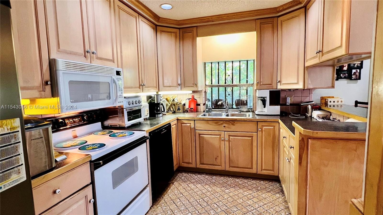 28521 SW 162nd Ave, Homestead, Florida 33033, 4 Bedrooms Bedrooms, ,2 BathroomsBathrooms,Residential,For Sale,28521 SW 162nd Ave,A11543056