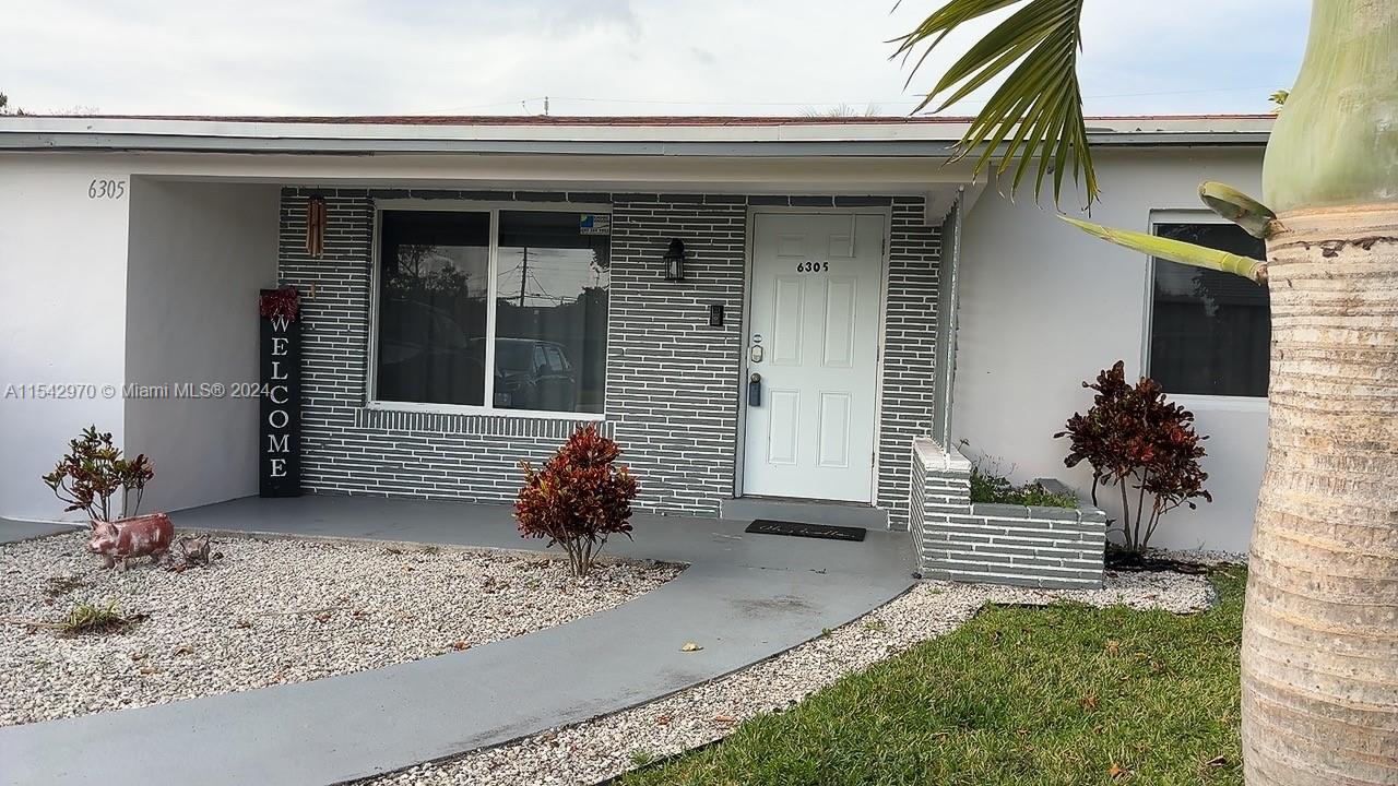 6305  Plunkett St  For Sale A11542970, FL