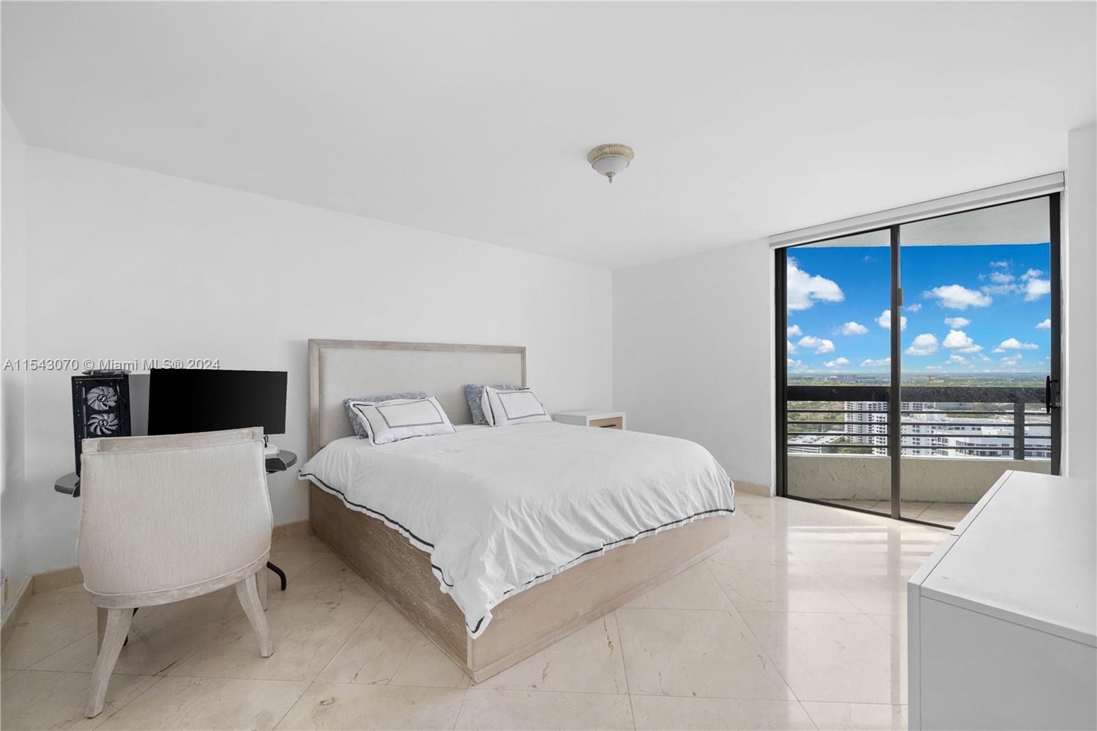 3500 Mystic Pointe Dr 3502, Aventura, Florida 33180, 2 Bedrooms Bedrooms, ,2 BathroomsBathrooms,Residential,For Sale,3500 Mystic Pointe Dr 3502,A11543070
