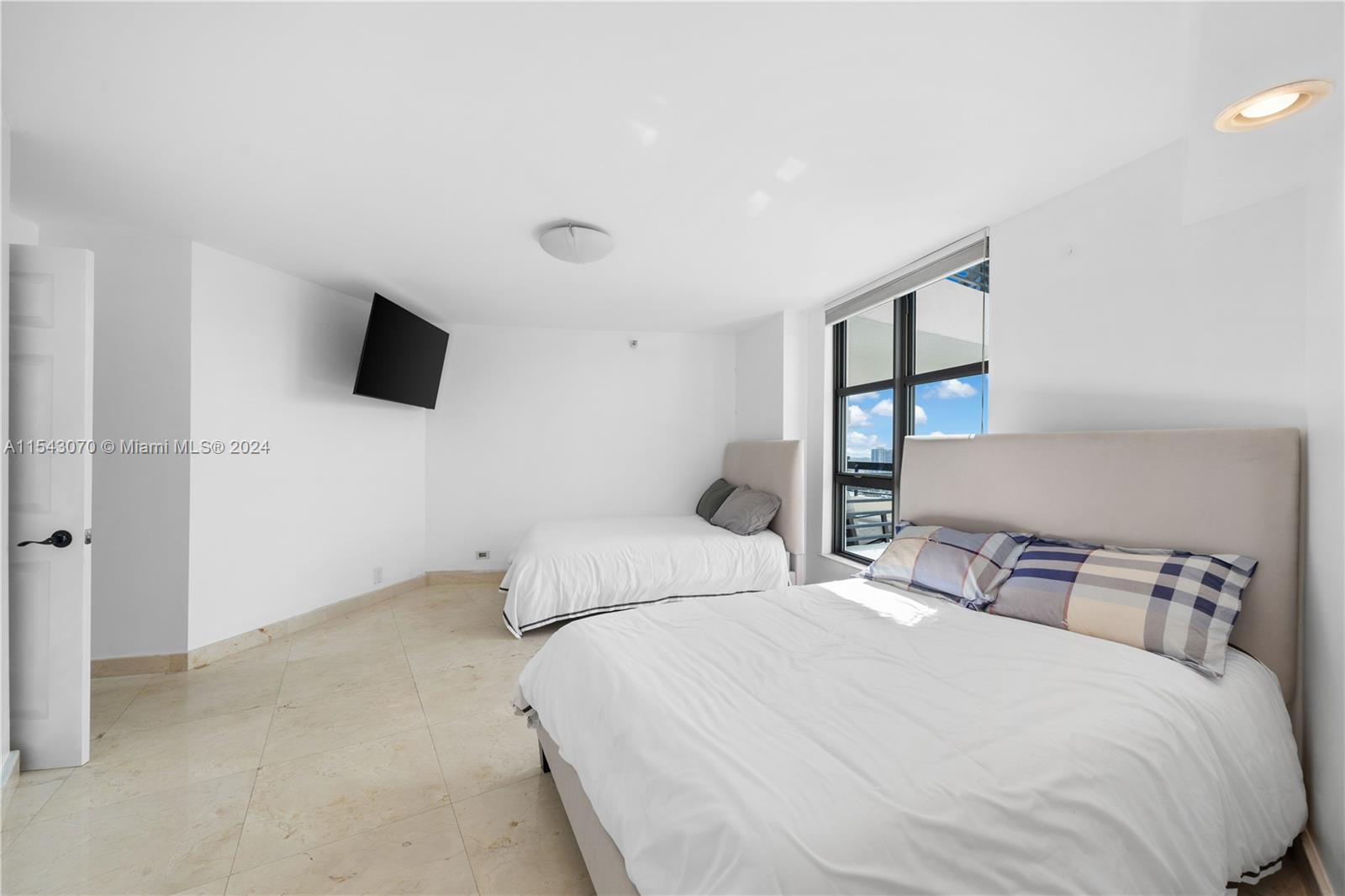 3500 Mystic Pointe Dr 3502, Aventura, Florida 33180, 2 Bedrooms Bedrooms, ,2 BathroomsBathrooms,Residential,For Sale,3500 Mystic Pointe Dr 3502,A11543070