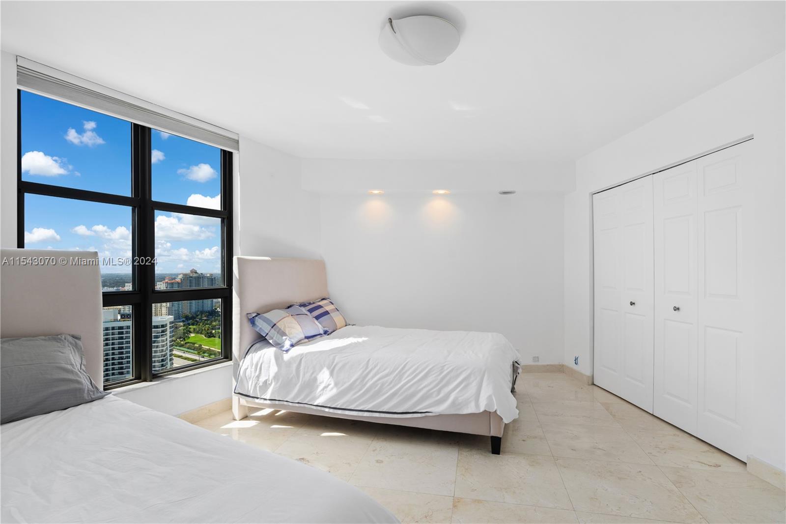 3500 Mystic Pointe Dr 3502, Aventura, Florida 33180, 2 Bedrooms Bedrooms, ,2 BathroomsBathrooms,Residential,For Sale,3500 Mystic Pointe Dr 3502,A11543070