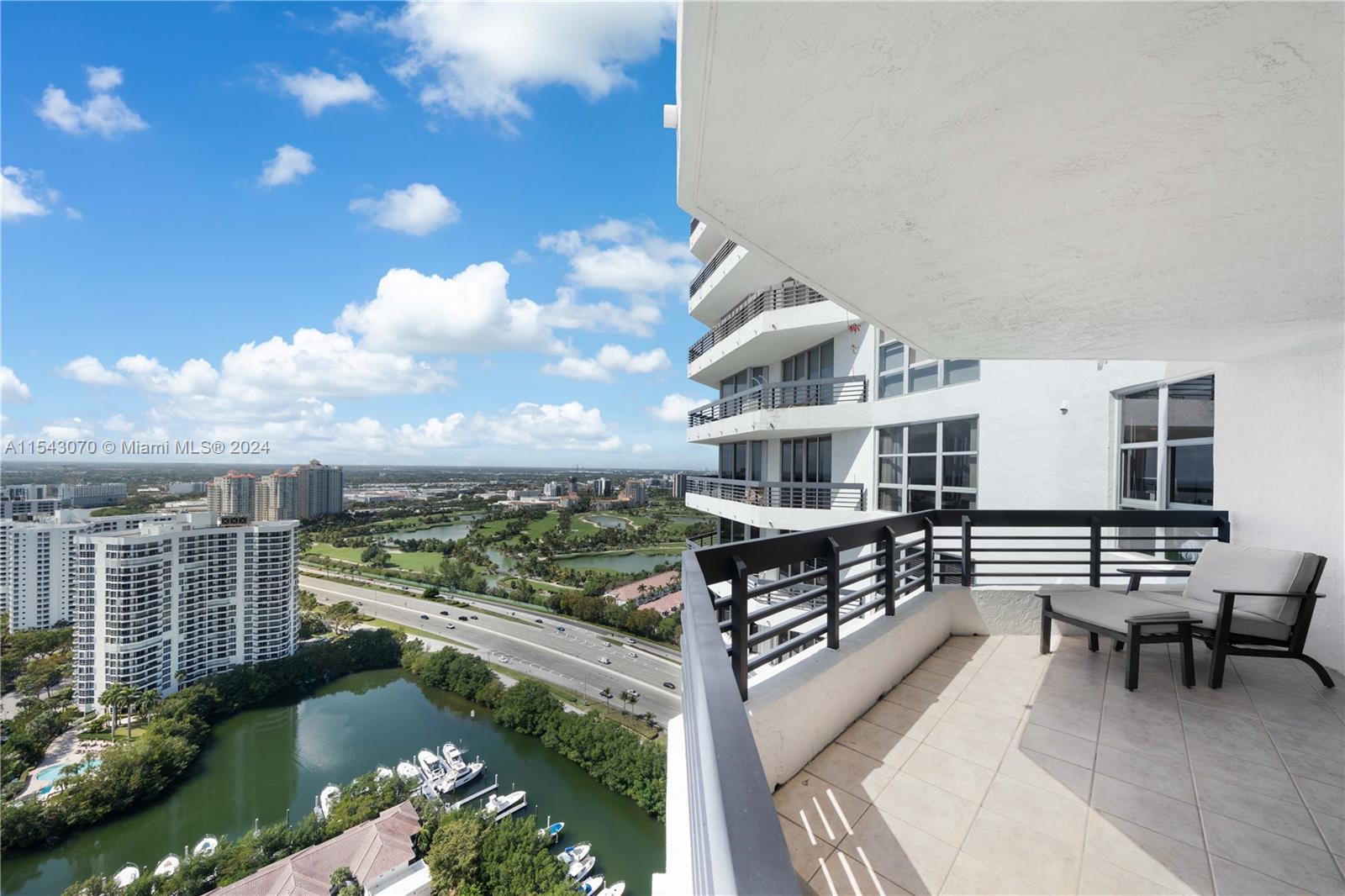 3500 Mystic Pointe Dr 3502, Aventura, Florida 33180, 2 Bedrooms Bedrooms, ,2 BathroomsBathrooms,Residential,For Sale,3500 Mystic Pointe Dr 3502,A11543070