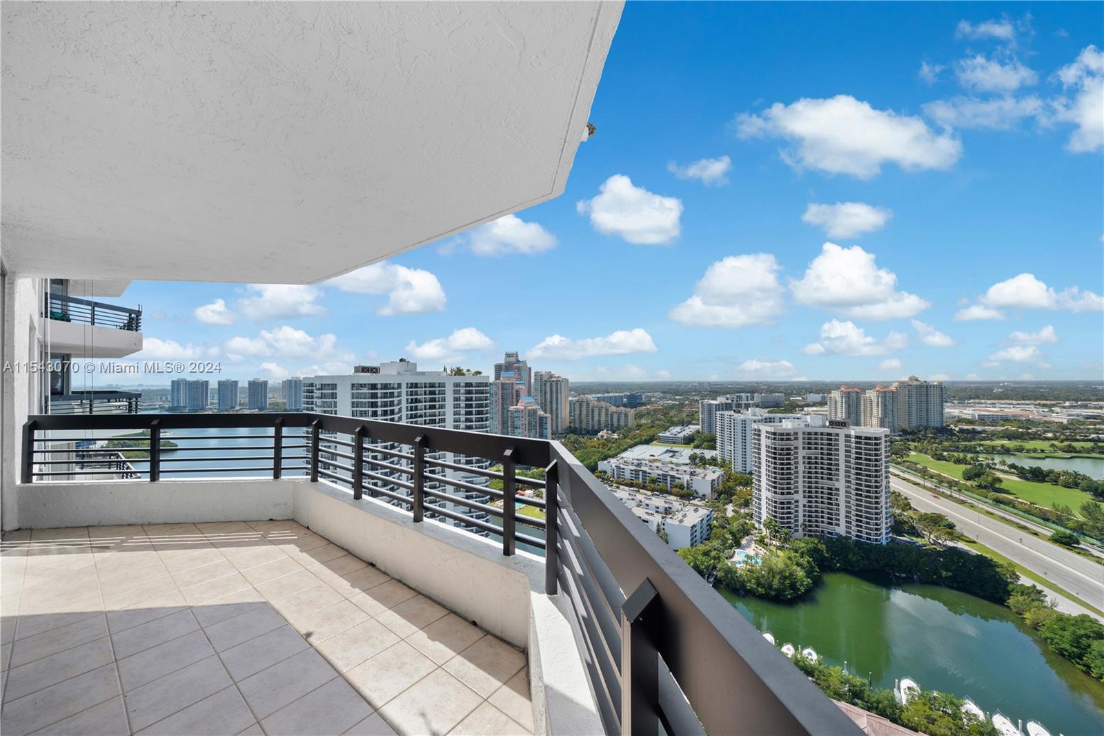 3500 Mystic Pointe Dr 3502, Aventura, Florida 33180, 2 Bedrooms Bedrooms, ,2 BathroomsBathrooms,Residential,For Sale,3500 Mystic Pointe Dr 3502,A11543070