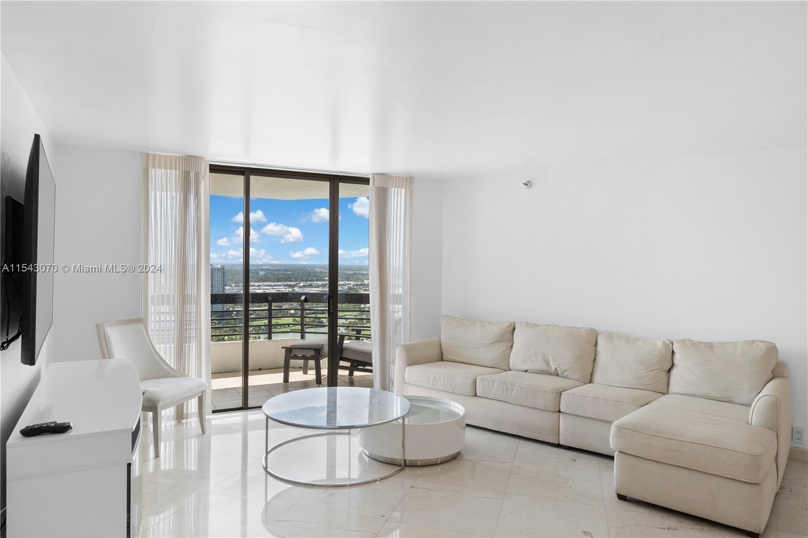 3500 Mystic Pointe Dr 3502, Aventura, Florida 33180, 2 Bedrooms Bedrooms, ,2 BathroomsBathrooms,Residential,For Sale,3500 Mystic Pointe Dr 3502,A11543070