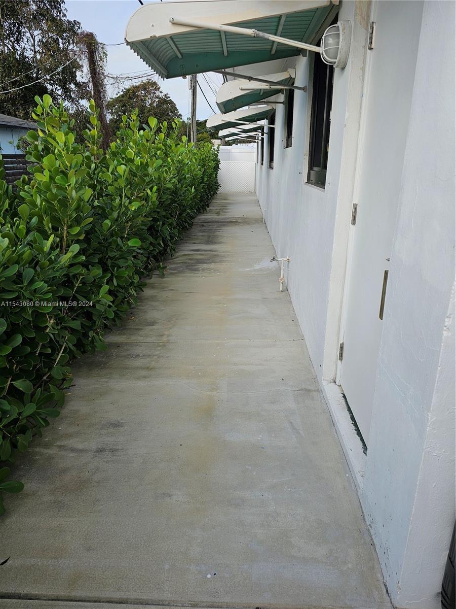 Hollywood, Florida 33020, 2 Bedrooms Bedrooms, ,1 BathroomBathrooms,Residentiallease,For Rent,A11543080