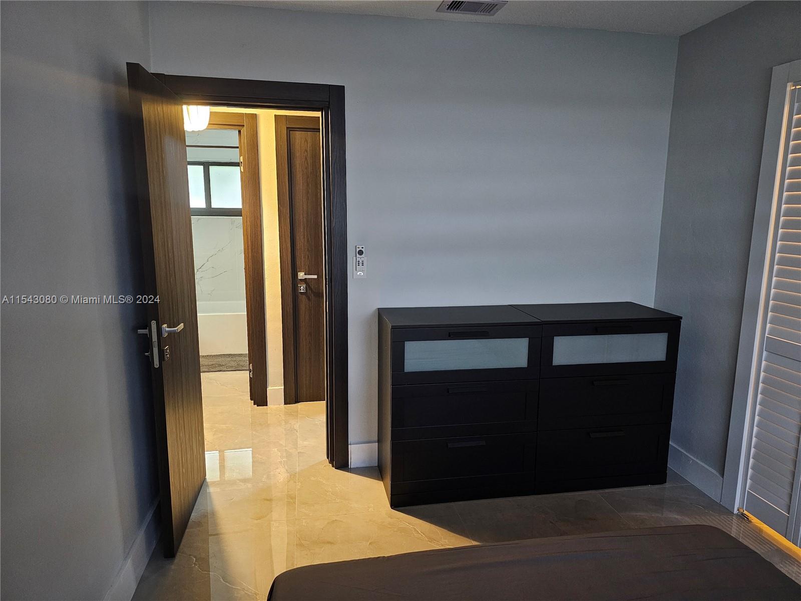 Hollywood, Florida 33020, 2 Bedrooms Bedrooms, ,1 BathroomBathrooms,Residentiallease,For Rent,A11543080