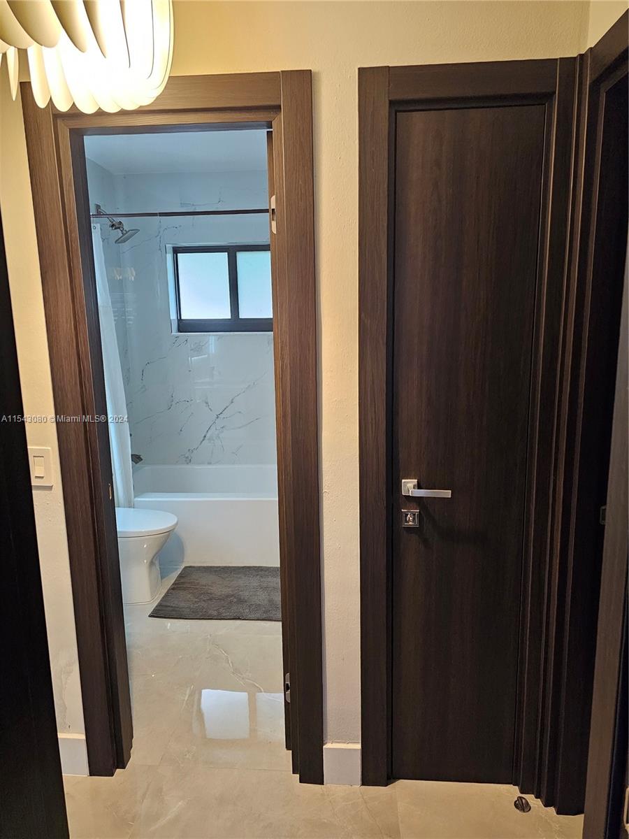 Hollywood, Florida 33020, 2 Bedrooms Bedrooms, ,1 BathroomBathrooms,Residentiallease,For Rent,A11543080