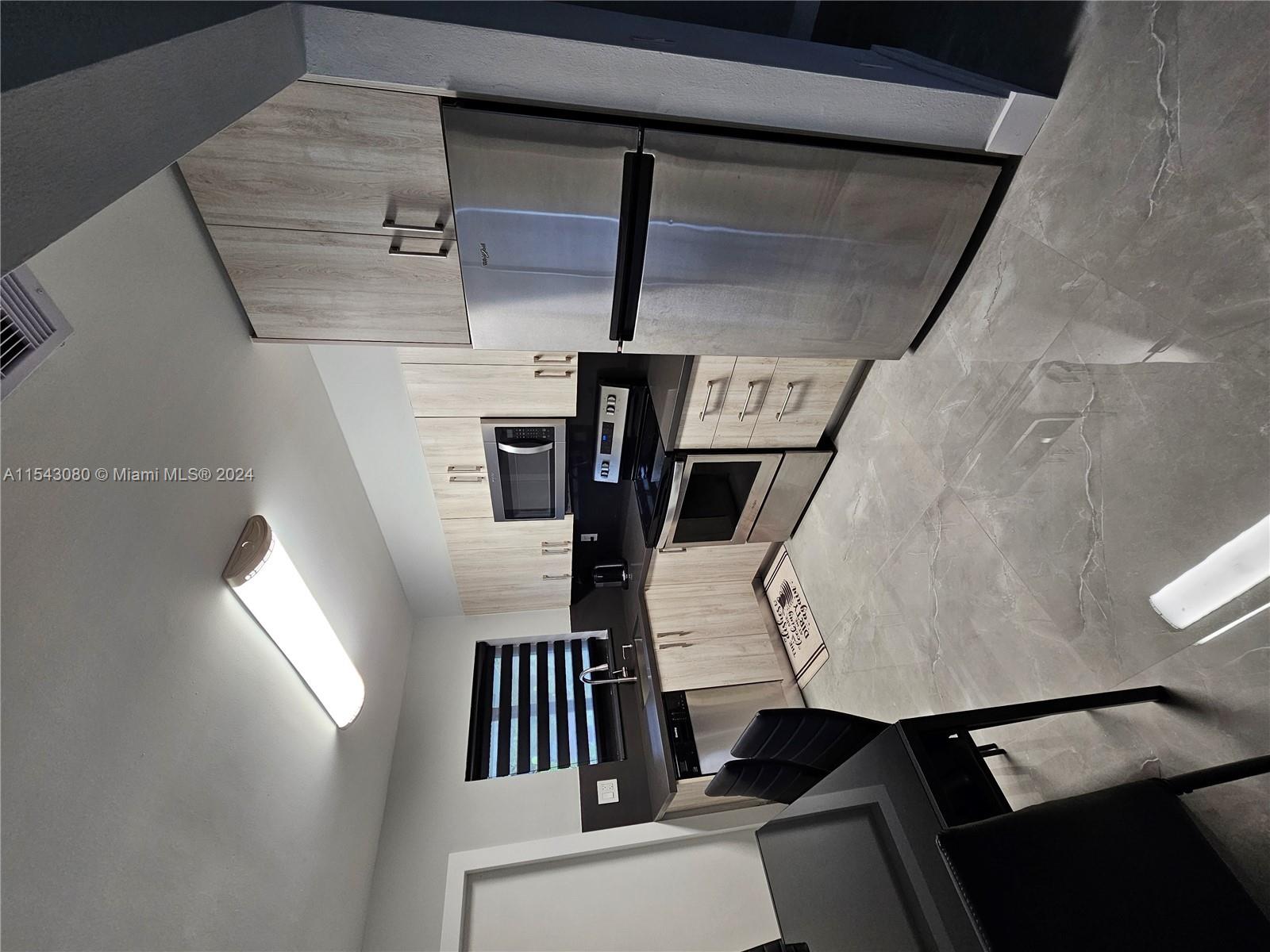 Hollywood, Florida 33020, 2 Bedrooms Bedrooms, ,1 BathroomBathrooms,Residentiallease,For Rent,A11543080