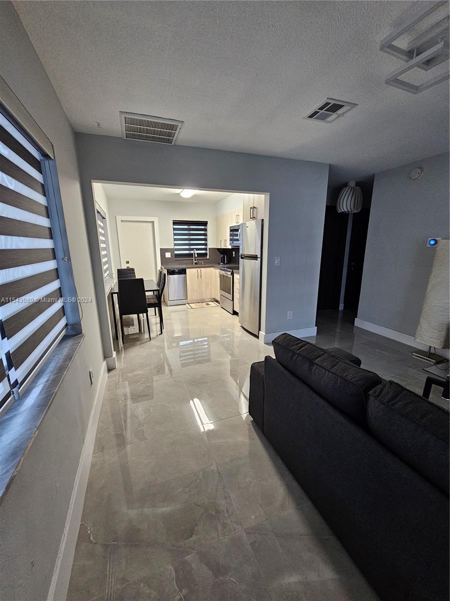 Hollywood, Florida 33020, 2 Bedrooms Bedrooms, ,1 BathroomBathrooms,Residentiallease,For Rent,A11543080
