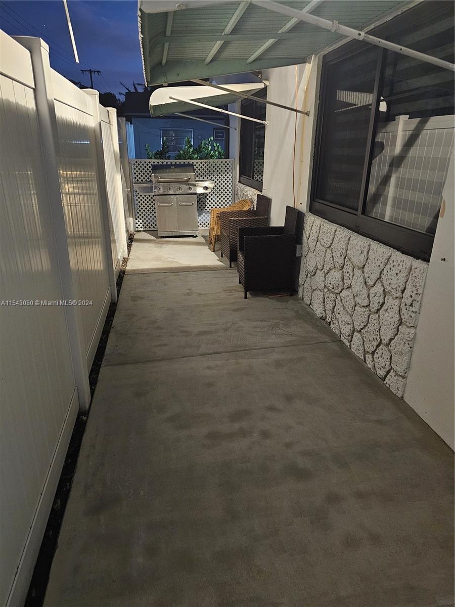 Hollywood, Florida 33020, 2 Bedrooms Bedrooms, ,1 BathroomBathrooms,Residentiallease,For Rent,A11543080