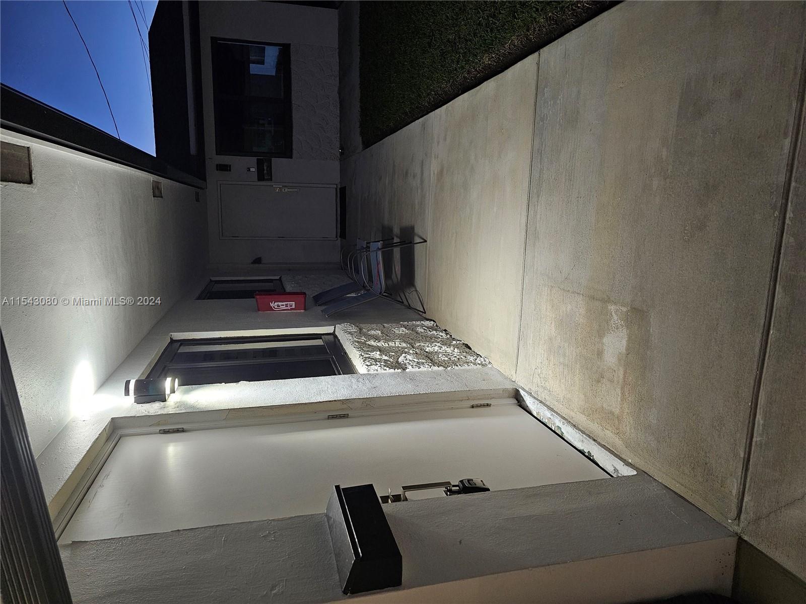 Hollywood, Florida 33020, 2 Bedrooms Bedrooms, ,1 BathroomBathrooms,Residentiallease,For Rent,A11543080