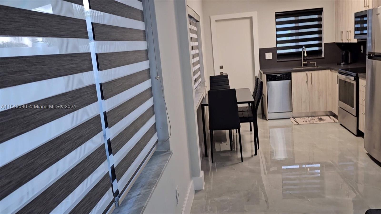 Hollywood, Florida 33020, 2 Bedrooms Bedrooms, ,1 BathroomBathrooms,Residentiallease,For Rent,A11543080