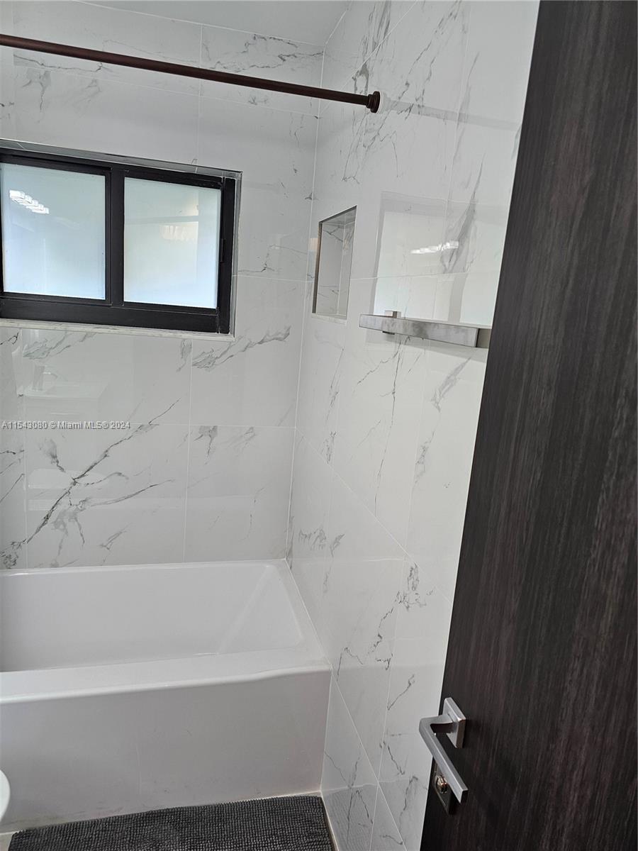 Hollywood, Florida 33020, 2 Bedrooms Bedrooms, ,1 BathroomBathrooms,Residentiallease,For Rent,A11543080