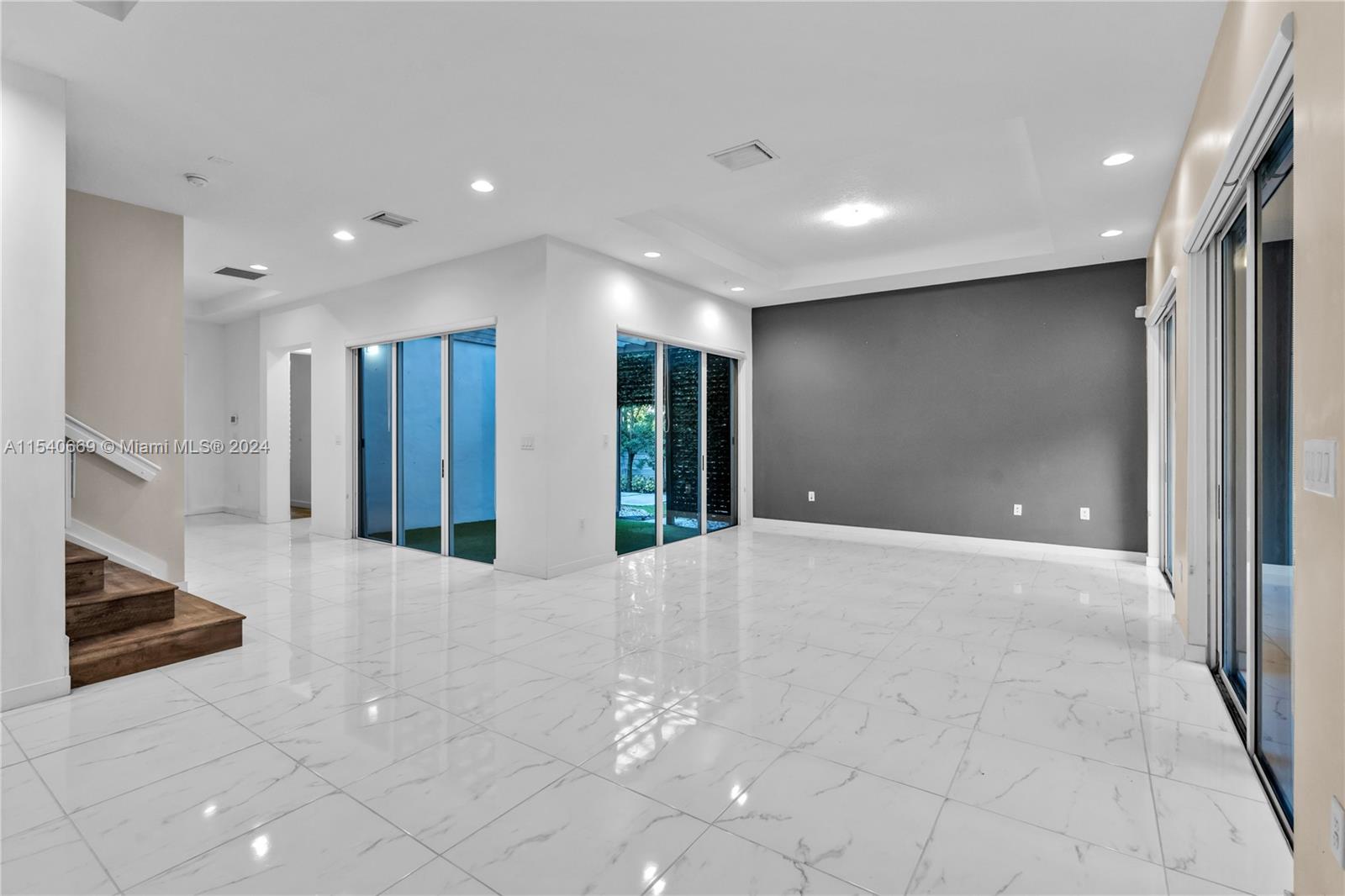 15018 SW 176th St 0, Miami, Florida 33187, 5 Bedrooms Bedrooms, ,4 BathroomsBathrooms,Residentiallease,For Rent,15018 SW 176th St 0,A11540669