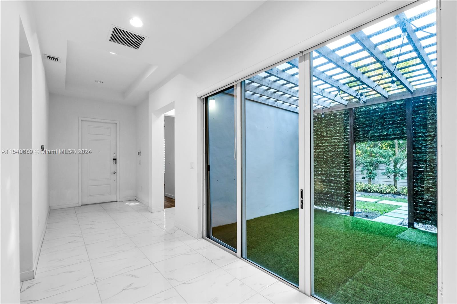 15018 SW 176th St 0, Miami, Florida 33187, 5 Bedrooms Bedrooms, ,4 BathroomsBathrooms,Residentiallease,For Rent,15018 SW 176th St 0,A11540669