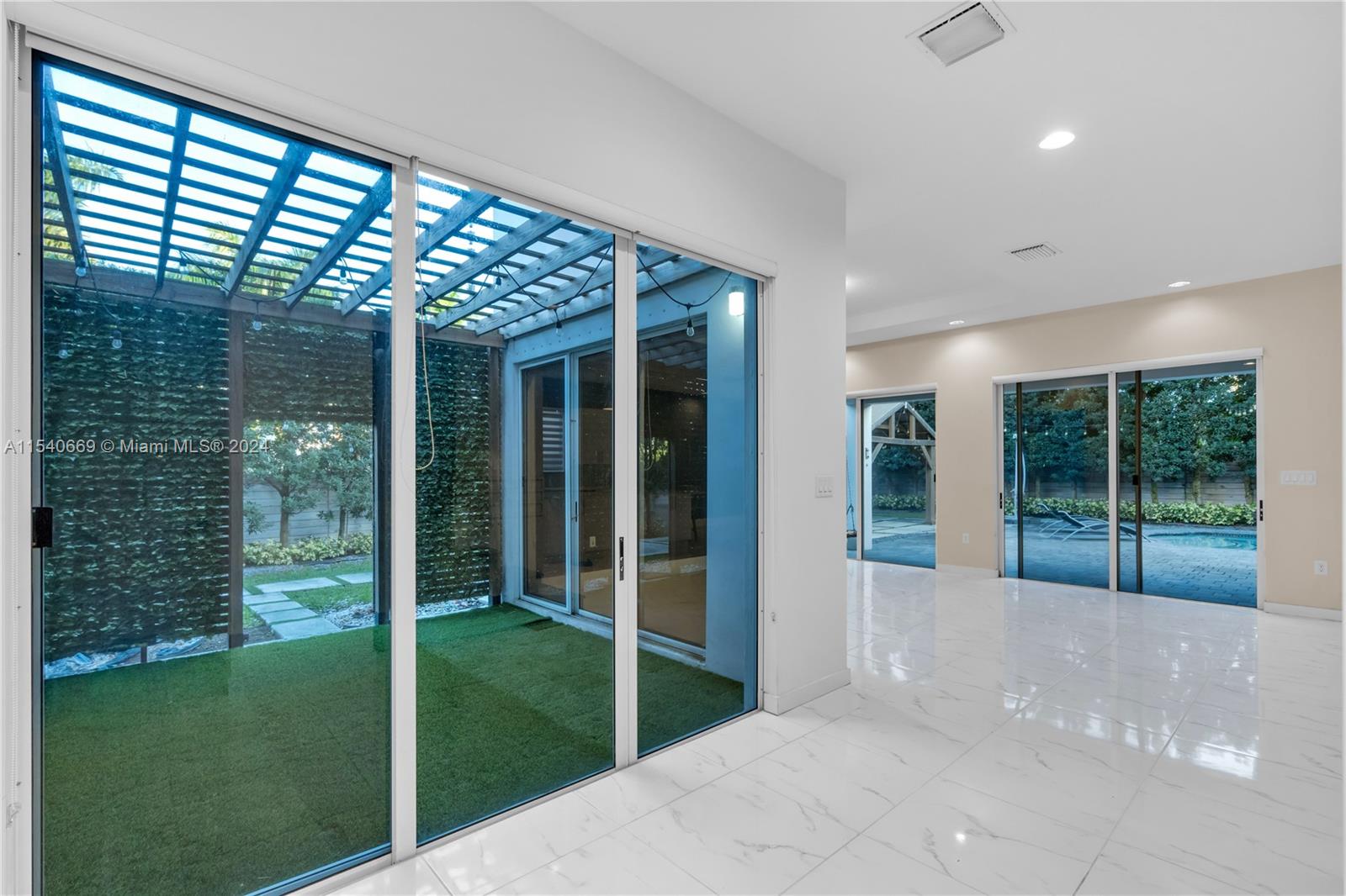 15018 SW 176th St 0, Miami, Florida 33187, 5 Bedrooms Bedrooms, ,4 BathroomsBathrooms,Residentiallease,For Rent,15018 SW 176th St 0,A11540669