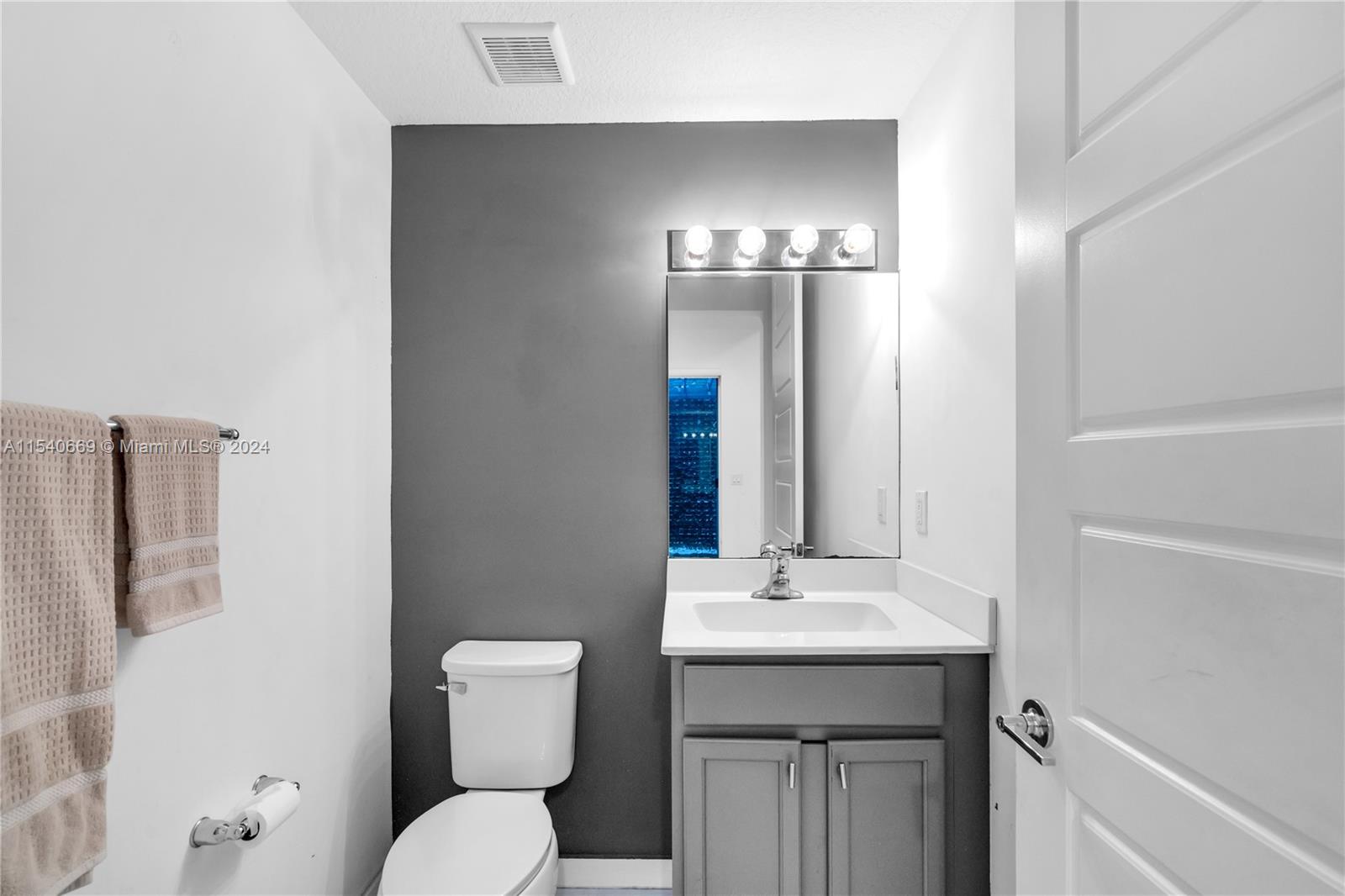 15018 SW 176th St 0, Miami, Florida 33187, 5 Bedrooms Bedrooms, ,4 BathroomsBathrooms,Residentiallease,For Rent,15018 SW 176th St 0,A11540669