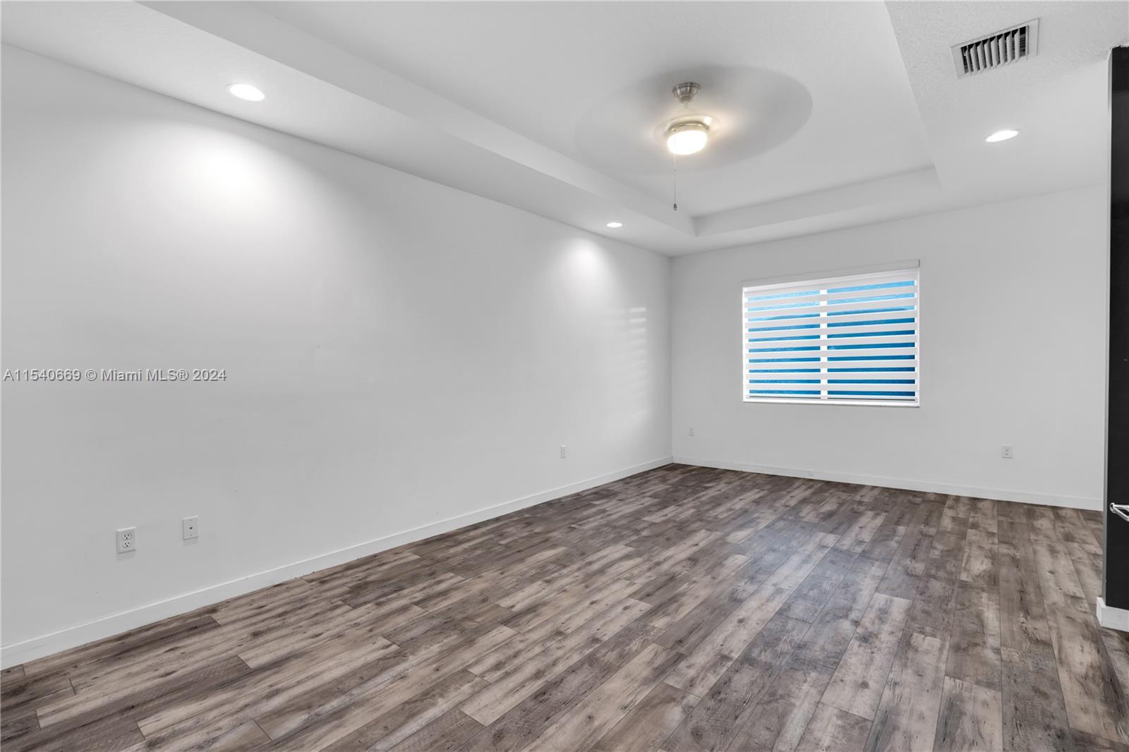 15018 SW 176th St 0, Miami, Florida 33187, 5 Bedrooms Bedrooms, ,4 BathroomsBathrooms,Residentiallease,For Rent,15018 SW 176th St 0,A11540669