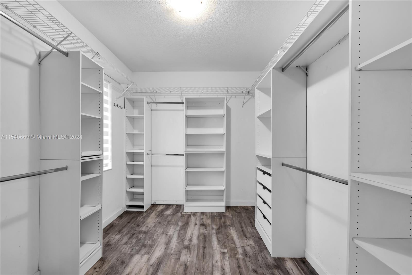 15018 SW 176th St 0, Miami, Florida 33187, 5 Bedrooms Bedrooms, ,4 BathroomsBathrooms,Residentiallease,For Rent,15018 SW 176th St 0,A11540669