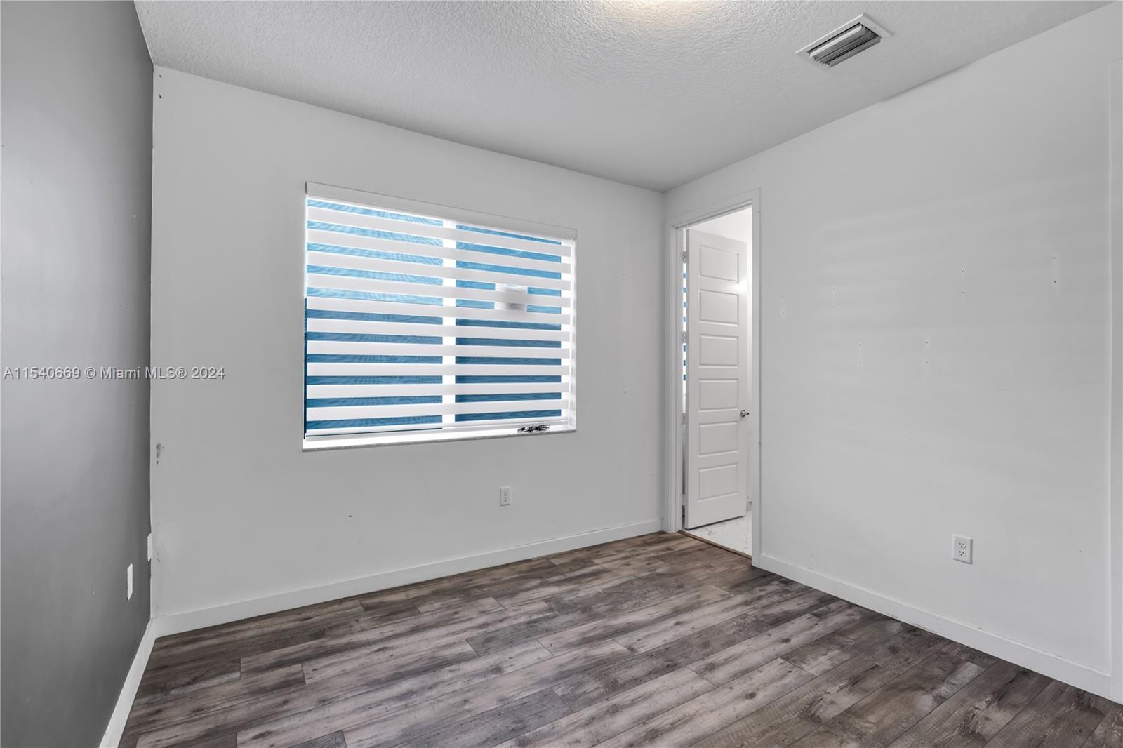 15018 SW 176th St 0, Miami, Florida 33187, 5 Bedrooms Bedrooms, ,4 BathroomsBathrooms,Residentiallease,For Rent,15018 SW 176th St 0,A11540669