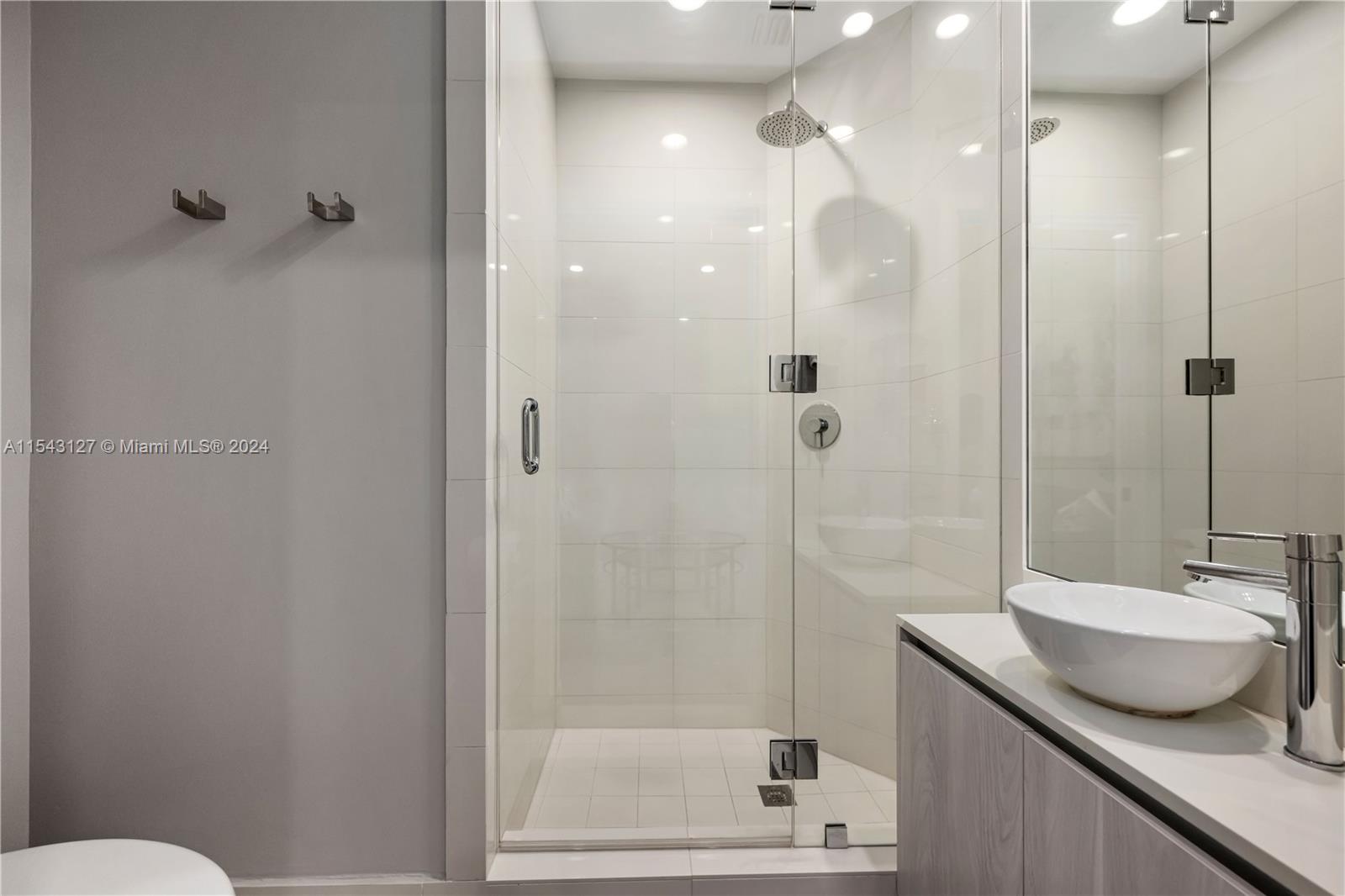 480 NE 31st St 1207, Miami, Florida 33137, 3 Bedrooms Bedrooms, ,3 BathroomsBathrooms,Residentiallease,For Rent,480 NE 31st St 1207,A11543127