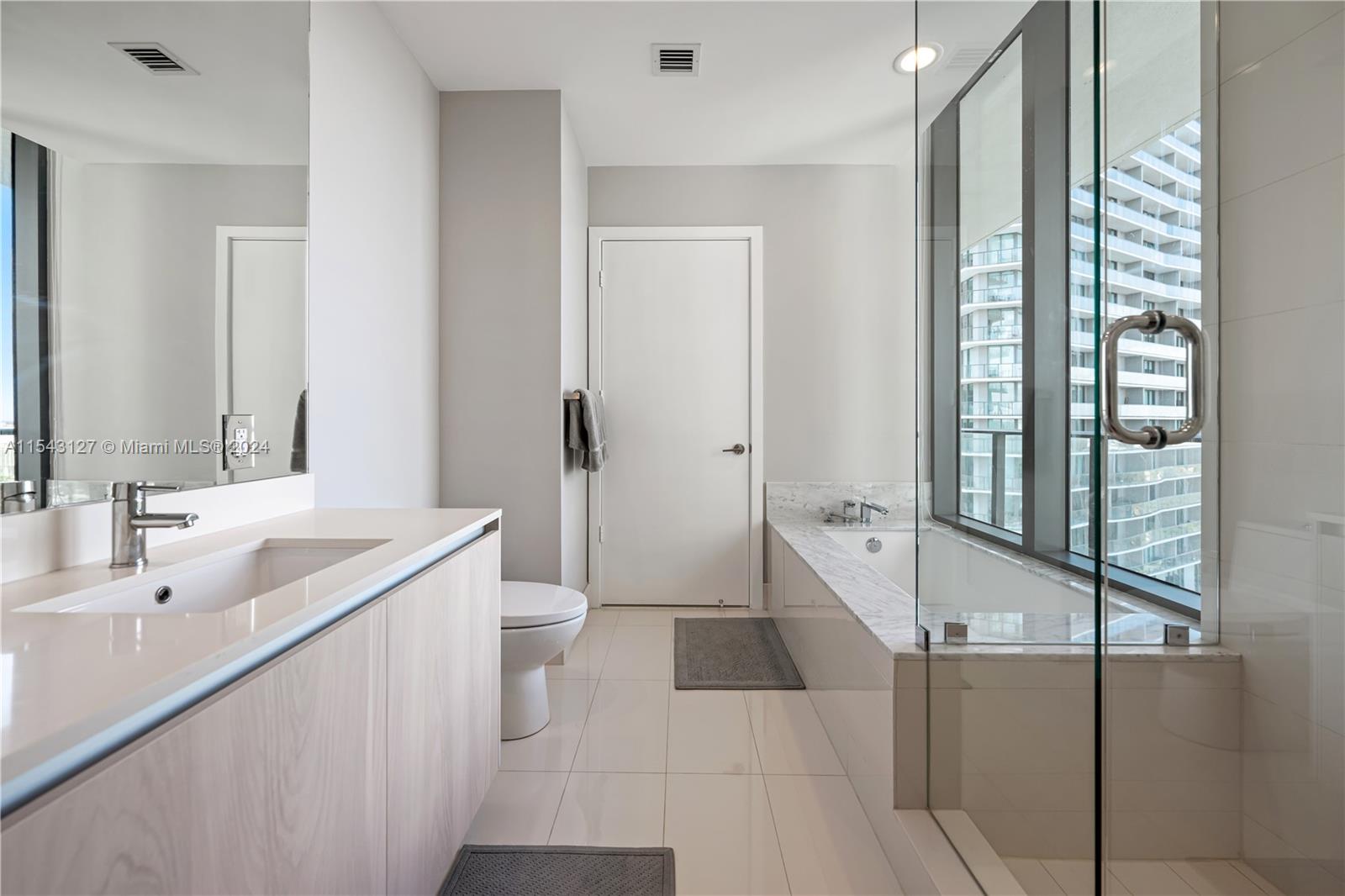 480 NE 31st St 1207, Miami, Florida 33137, 3 Bedrooms Bedrooms, ,3 BathroomsBathrooms,Residentiallease,For Rent,480 NE 31st St 1207,A11543127