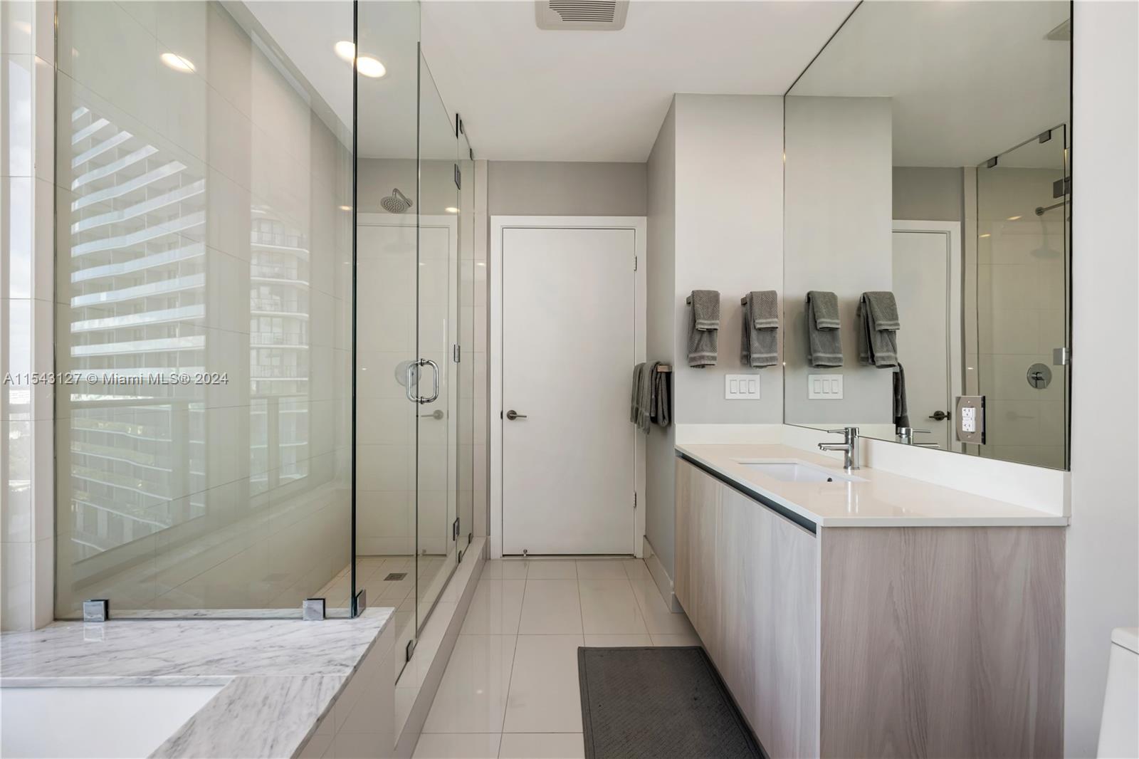 480 NE 31st St 1207, Miami, Florida 33137, 3 Bedrooms Bedrooms, ,3 BathroomsBathrooms,Residentiallease,For Rent,480 NE 31st St 1207,A11543127