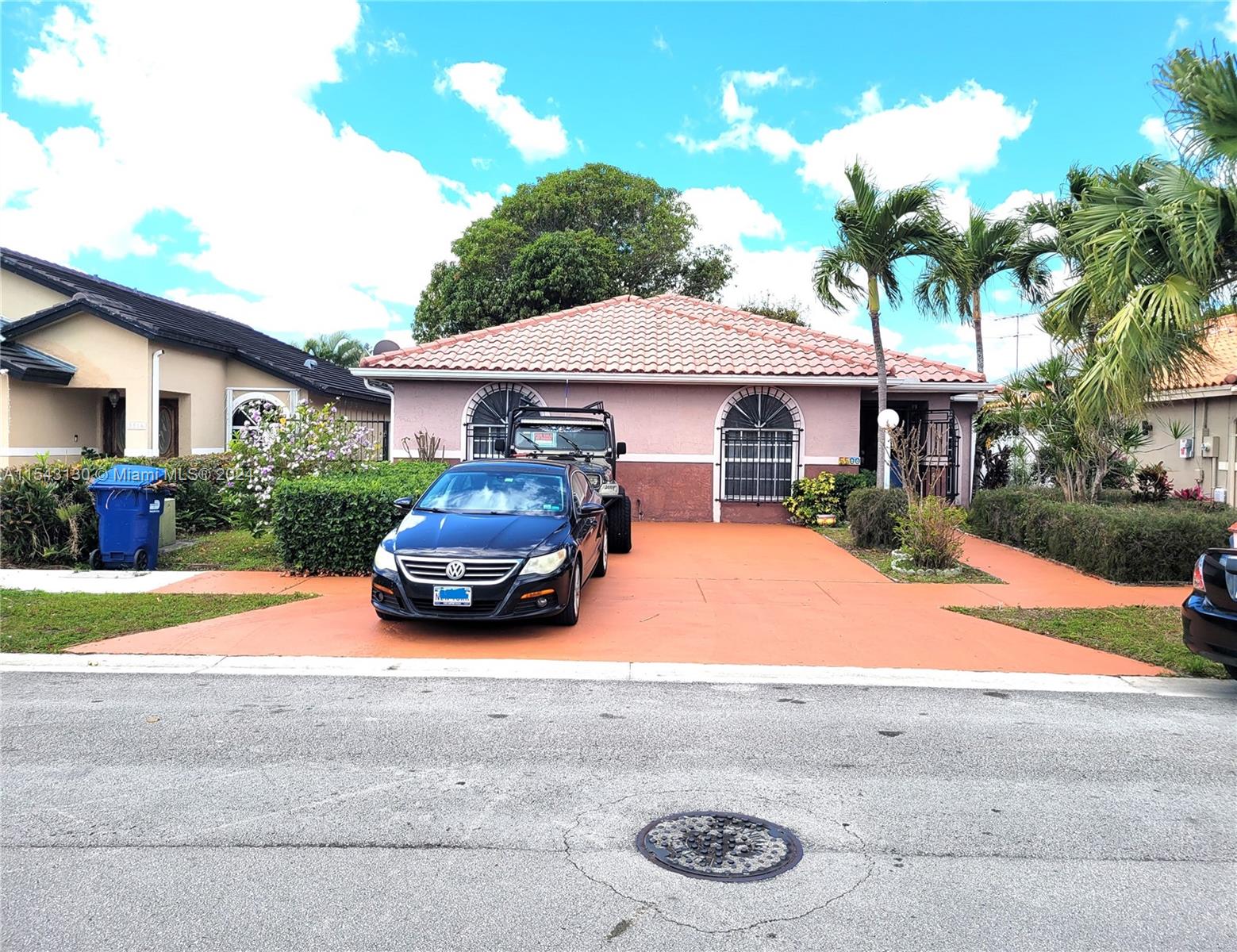 5500 SW 142nd Pl  For Sale A11543130, FL