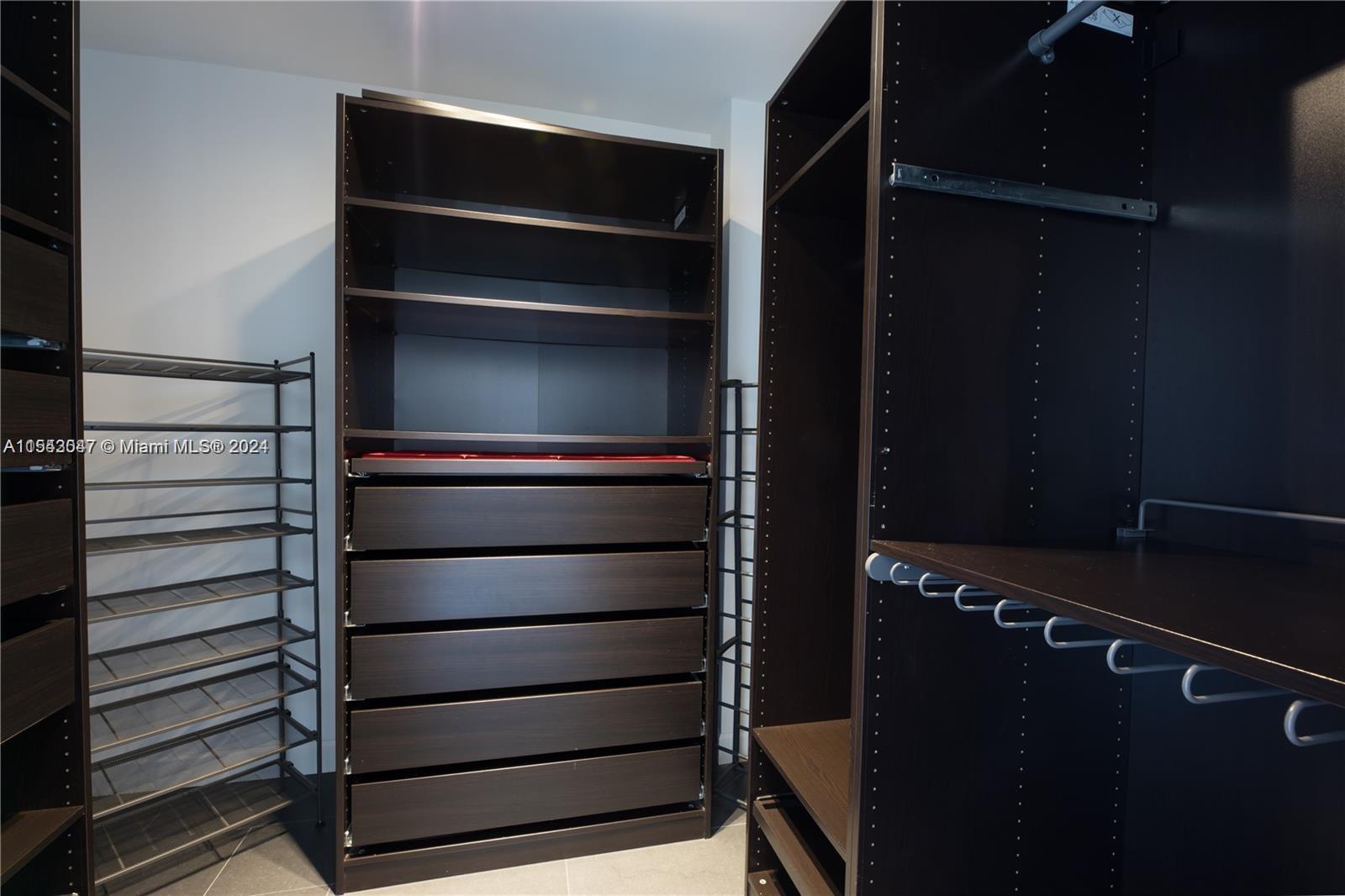 1000 Parkview Dr 615, Hallandale Beach, Florida 33009, 2 Bedrooms Bedrooms, ,2 BathroomsBathrooms,Residential,For Sale,1000 Parkview Dr 615,A11543047