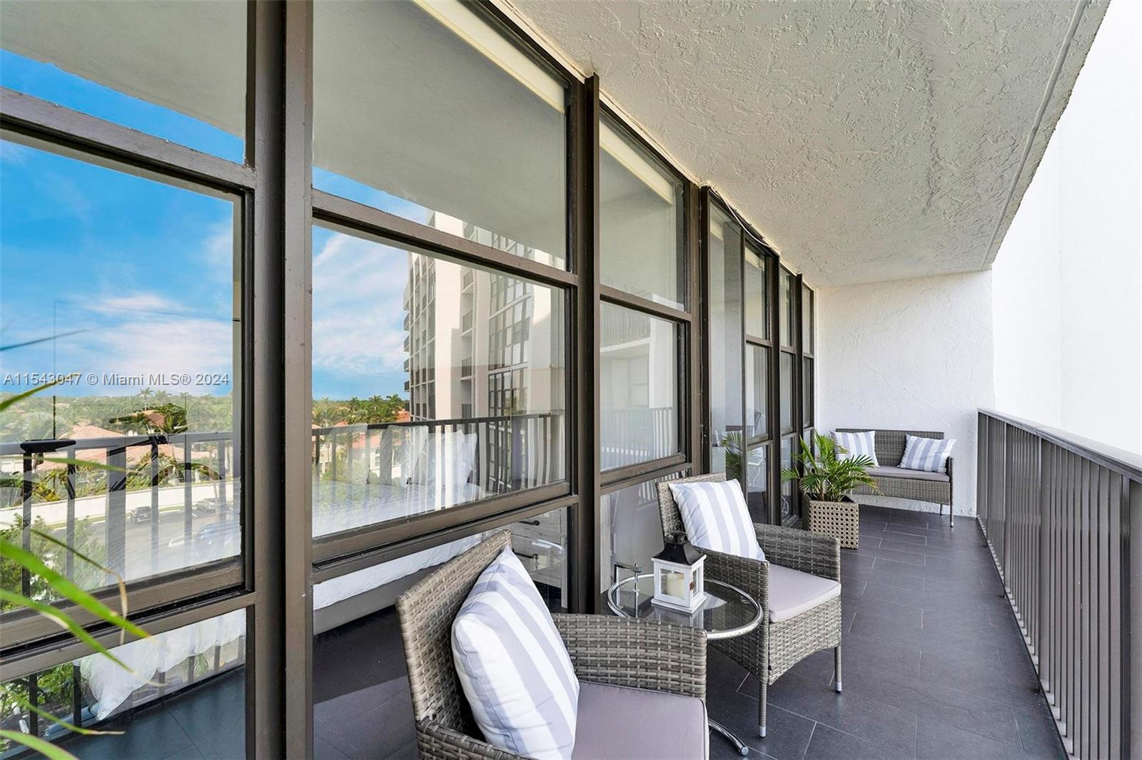 1000 Parkview Dr 615, Hallandale Beach, Florida 33009, 2 Bedrooms Bedrooms, ,2 BathroomsBathrooms,Residential,For Sale,1000 Parkview Dr 615,A11543047