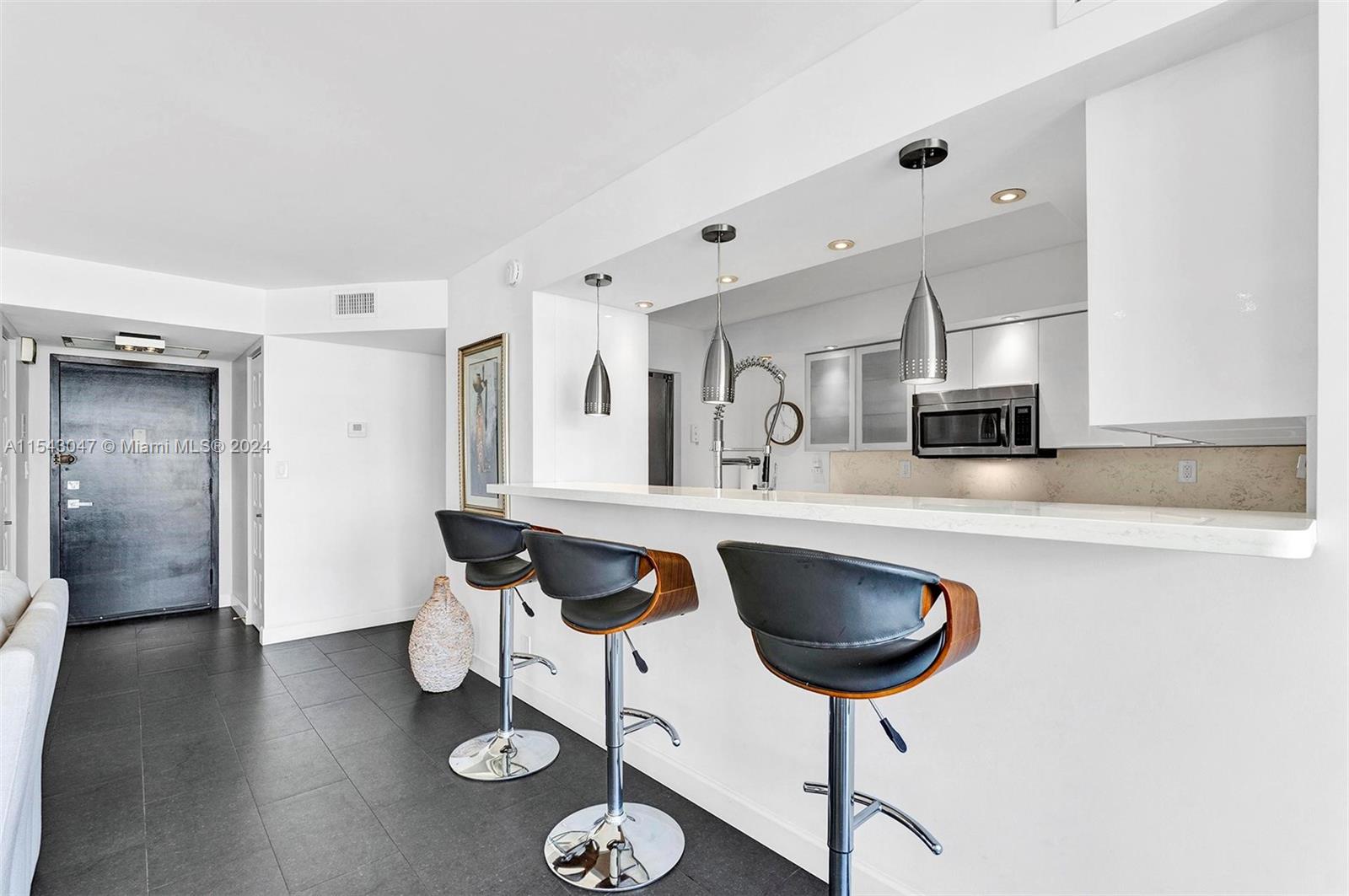 1000 Parkview Dr 615, Hallandale Beach, Florida 33009, 2 Bedrooms Bedrooms, ,2 BathroomsBathrooms,Residential,For Sale,1000 Parkview Dr 615,A11543047