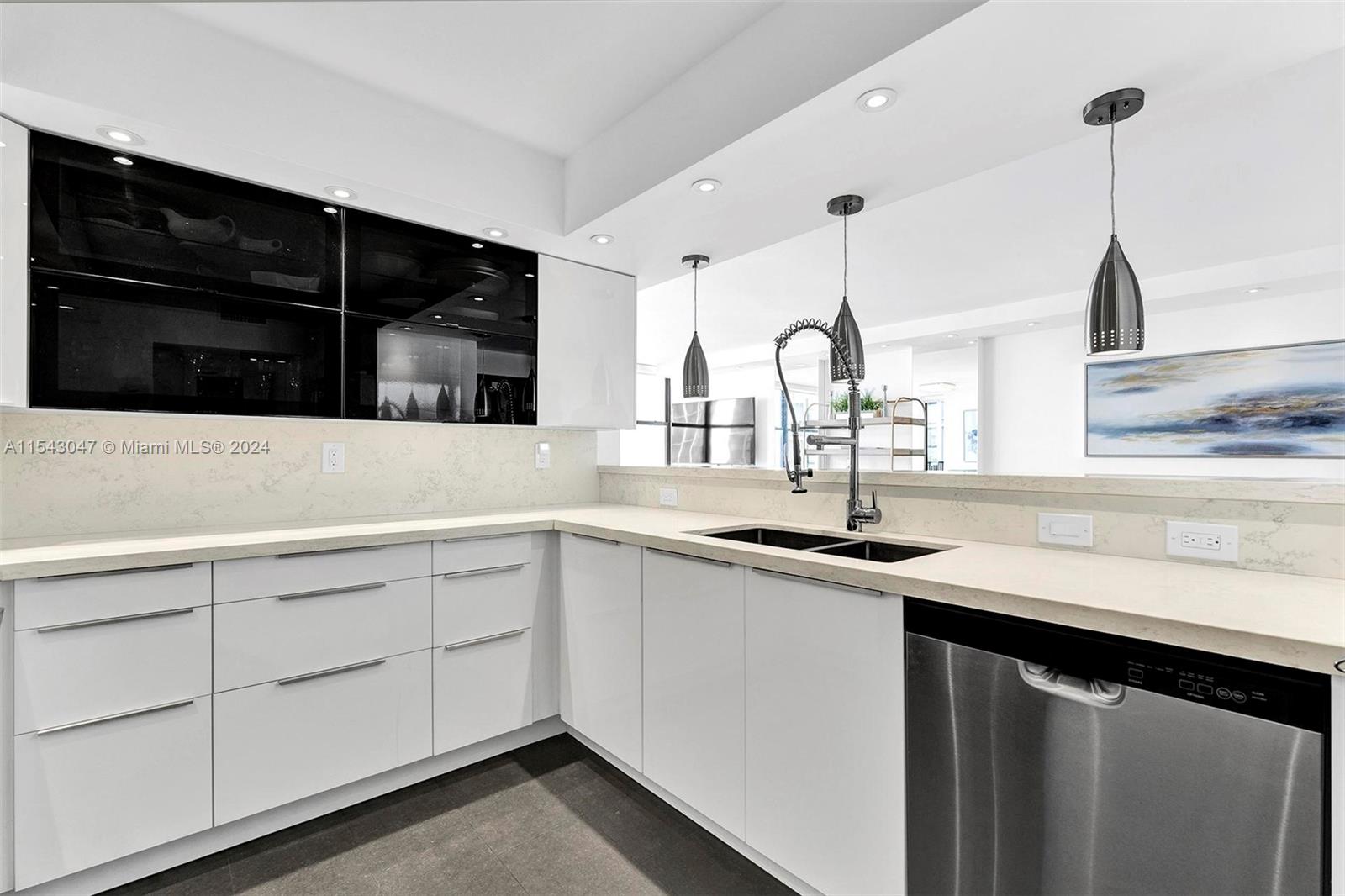 1000 Parkview Dr 615, Hallandale Beach, Florida 33009, 2 Bedrooms Bedrooms, ,2 BathroomsBathrooms,Residential,For Sale,1000 Parkview Dr 615,A11543047