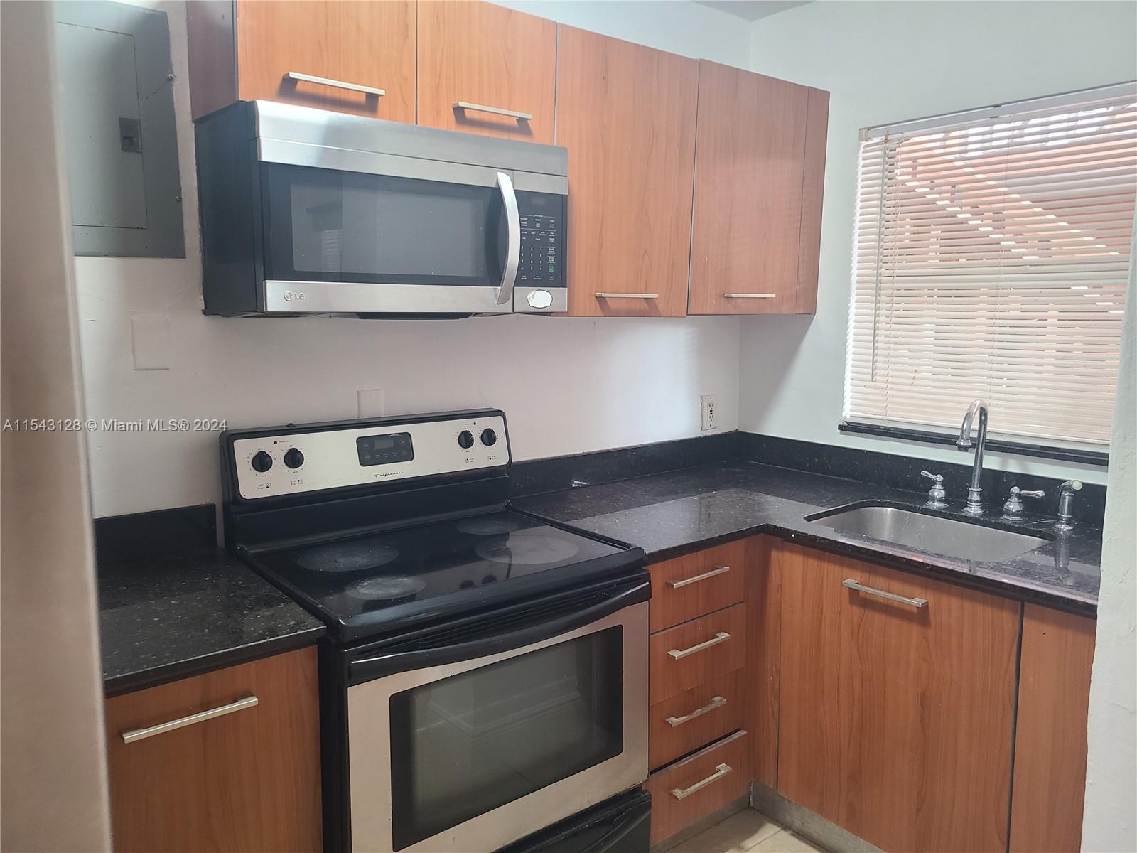 421 NE 68th St 3, Miami, Florida 33138, 1 Bedroom Bedrooms, ,1 BathroomBathrooms,Residentiallease,For Rent,421 NE 68th St 3,A11543128