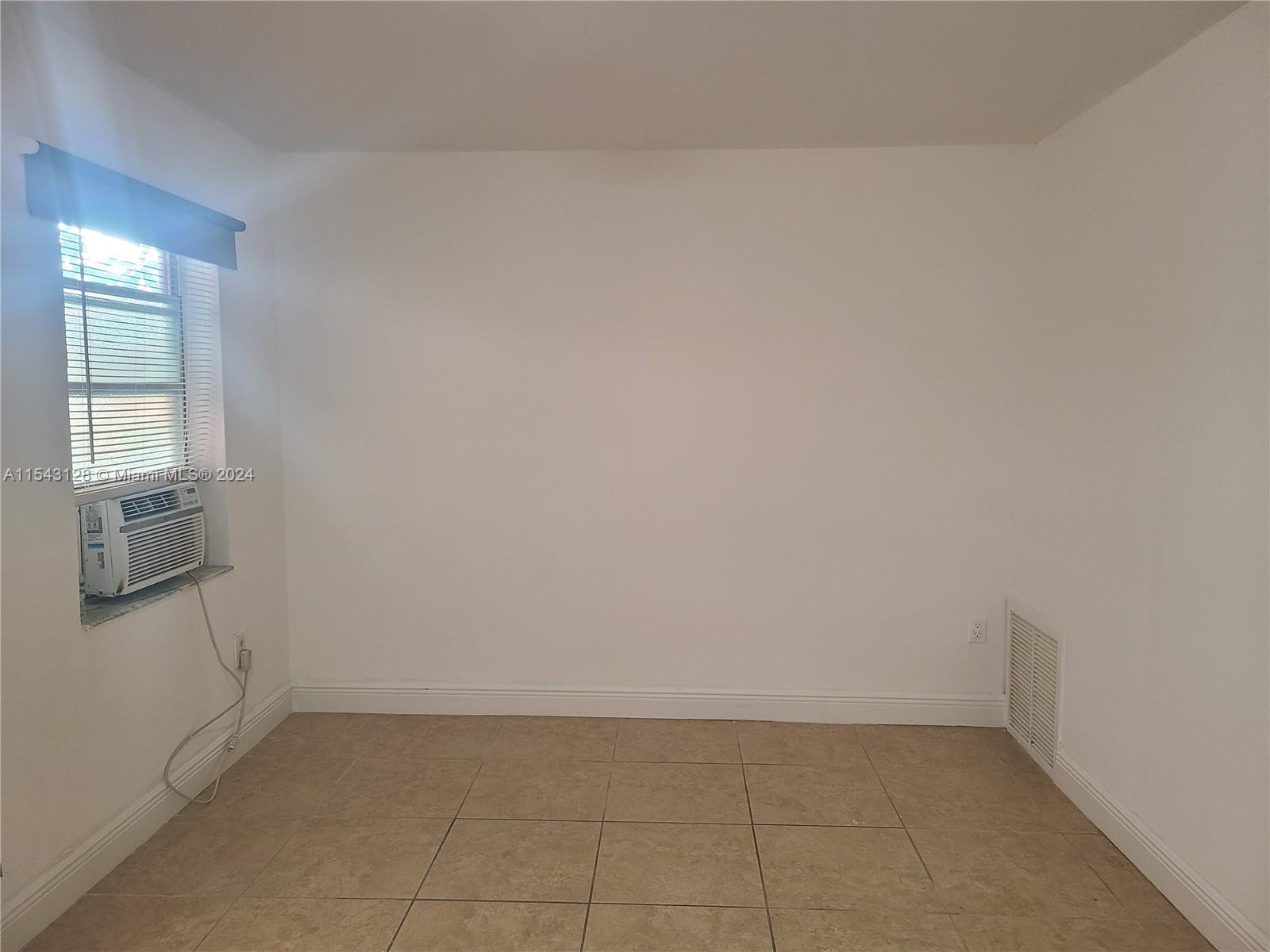 421 NE 68th St 3, Miami, Florida 33138, 1 Bedroom Bedrooms, ,1 BathroomBathrooms,Residentiallease,For Rent,421 NE 68th St 3,A11543128