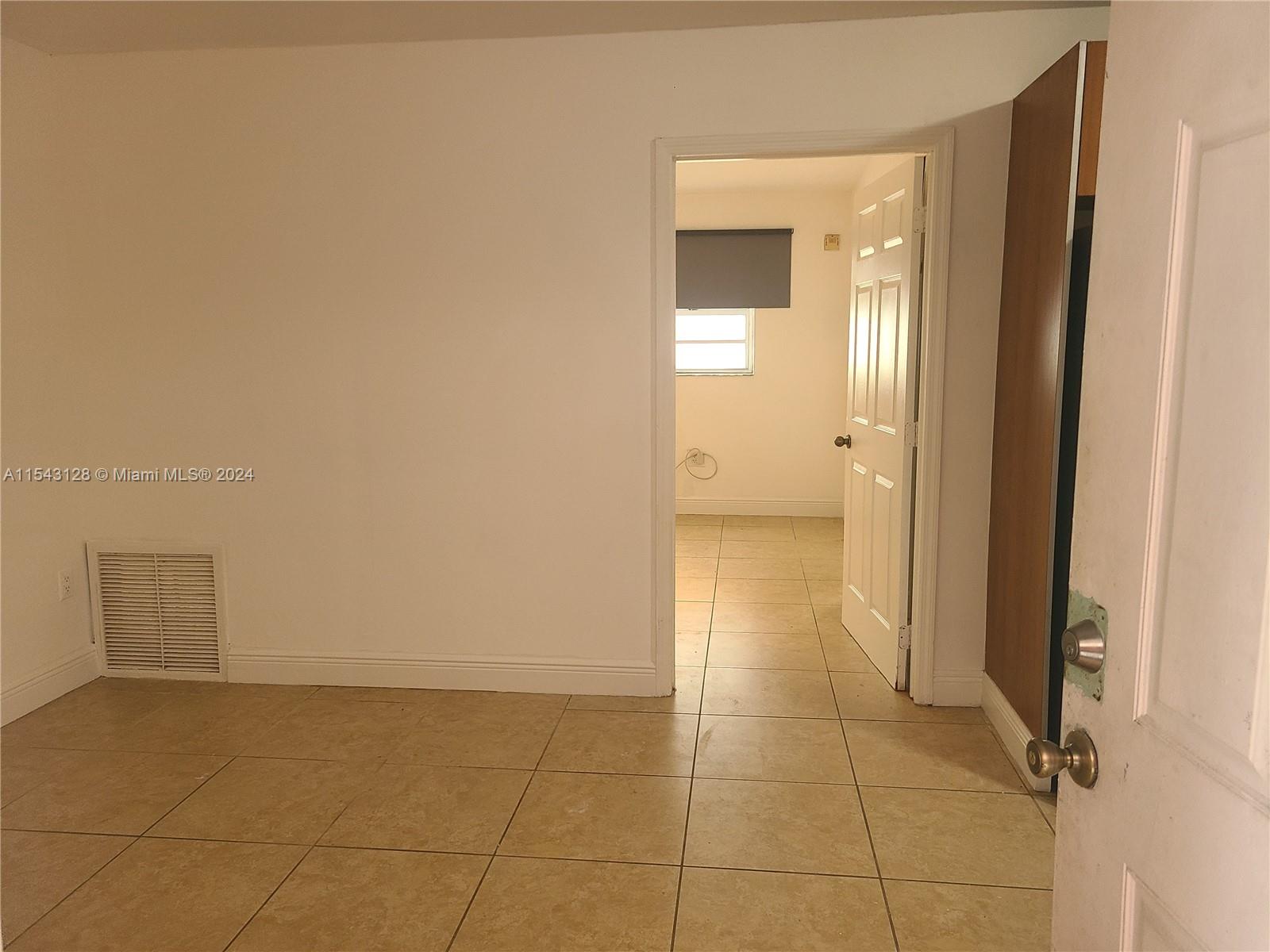 421 NE 68th St 3, Miami, Florida 33138, 1 Bedroom Bedrooms, ,1 BathroomBathrooms,Residentiallease,For Rent,421 NE 68th St 3,A11543128