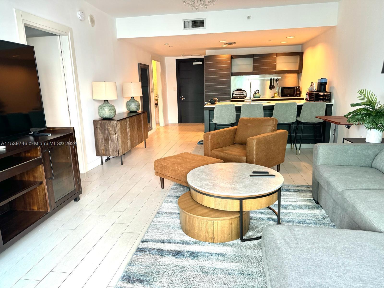 200 Biscayne Boulevard Way 3211, Miami, Florida 33131, 1 Bedroom Bedrooms, ,1 BathroomBathrooms,Residentiallease,For Rent,200 Biscayne Boulevard Way 3211,A11539746
