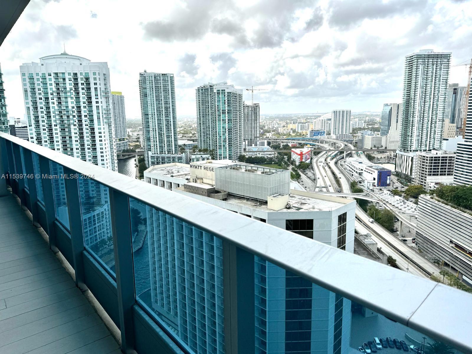 200 Biscayne Boulevard Way 3211, Miami, Florida 33131, 1 Bedroom Bedrooms, ,1 BathroomBathrooms,Residentiallease,For Rent,200 Biscayne Boulevard Way 3211,A11539746