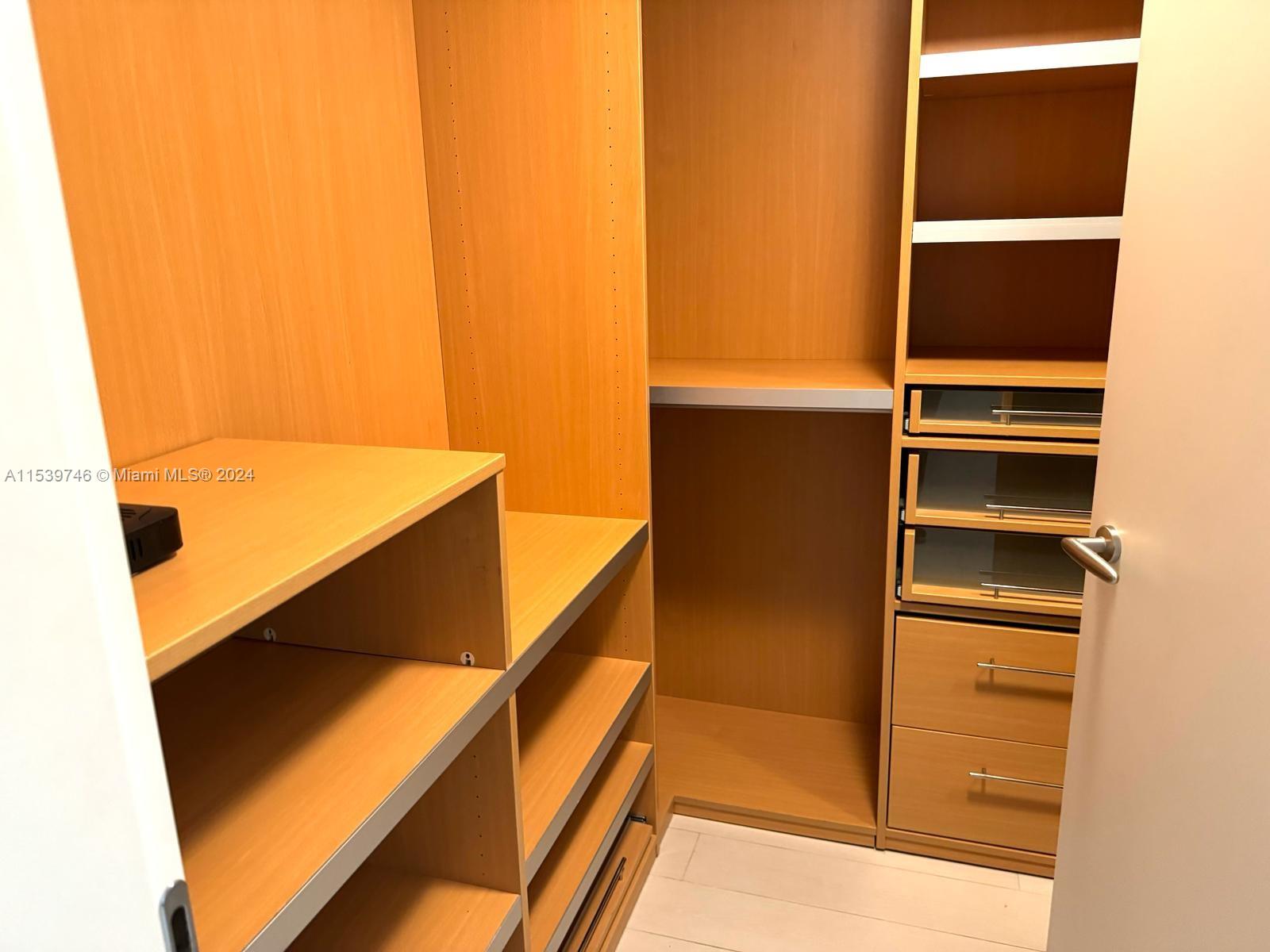 200 Biscayne Boulevard Way 3211, Miami, Florida 33131, 1 Bedroom Bedrooms, ,1 BathroomBathrooms,Residentiallease,For Rent,200 Biscayne Boulevard Way 3211,A11539746