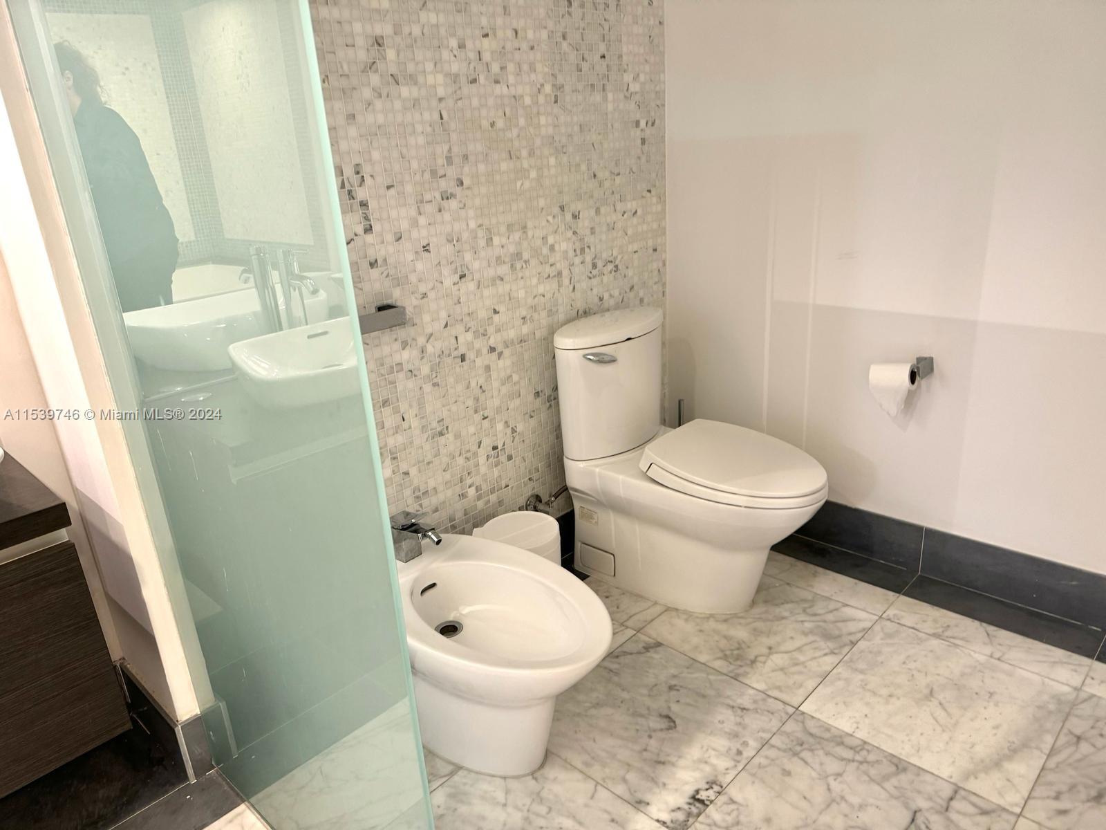 200 Biscayne Boulevard Way 3211, Miami, Florida 33131, 1 Bedroom Bedrooms, ,1 BathroomBathrooms,Residentiallease,For Rent,200 Biscayne Boulevard Way 3211,A11539746