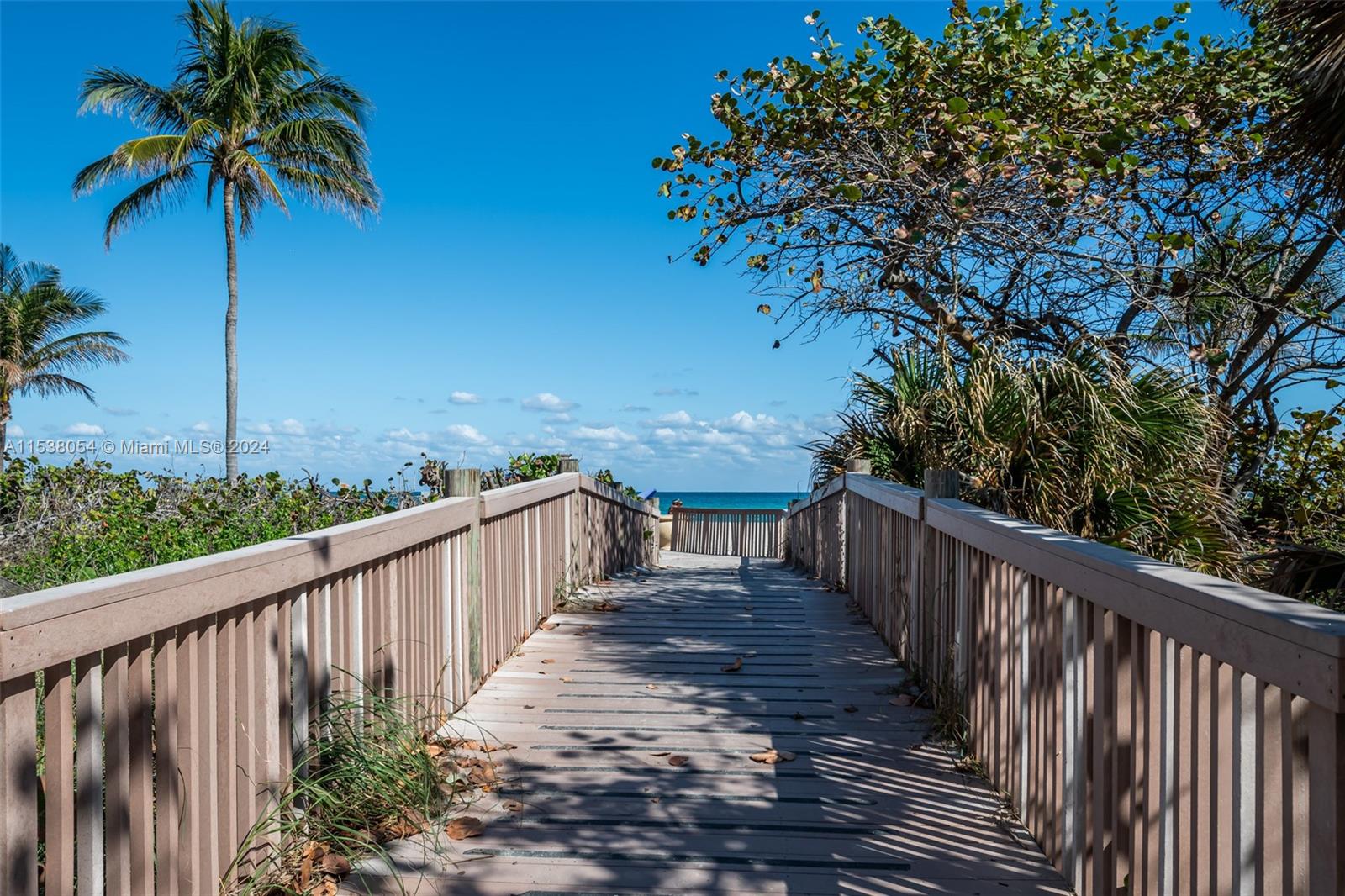 901 S Surf Rd 601, Hollywood, Florida 33019, 2 Bedrooms Bedrooms, ,2 BathroomsBathrooms,Residential,For Sale,901 S Surf Rd 601,A11538054