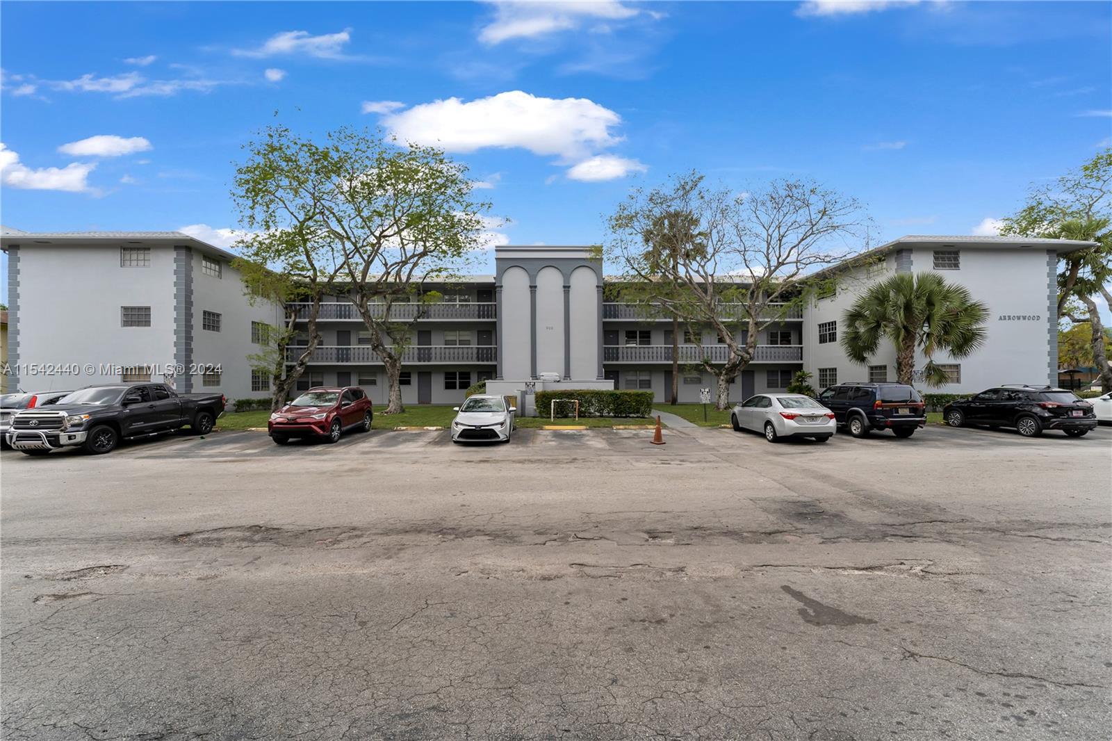 900  Tallwood Ave #304 For Sale A11542440, FL