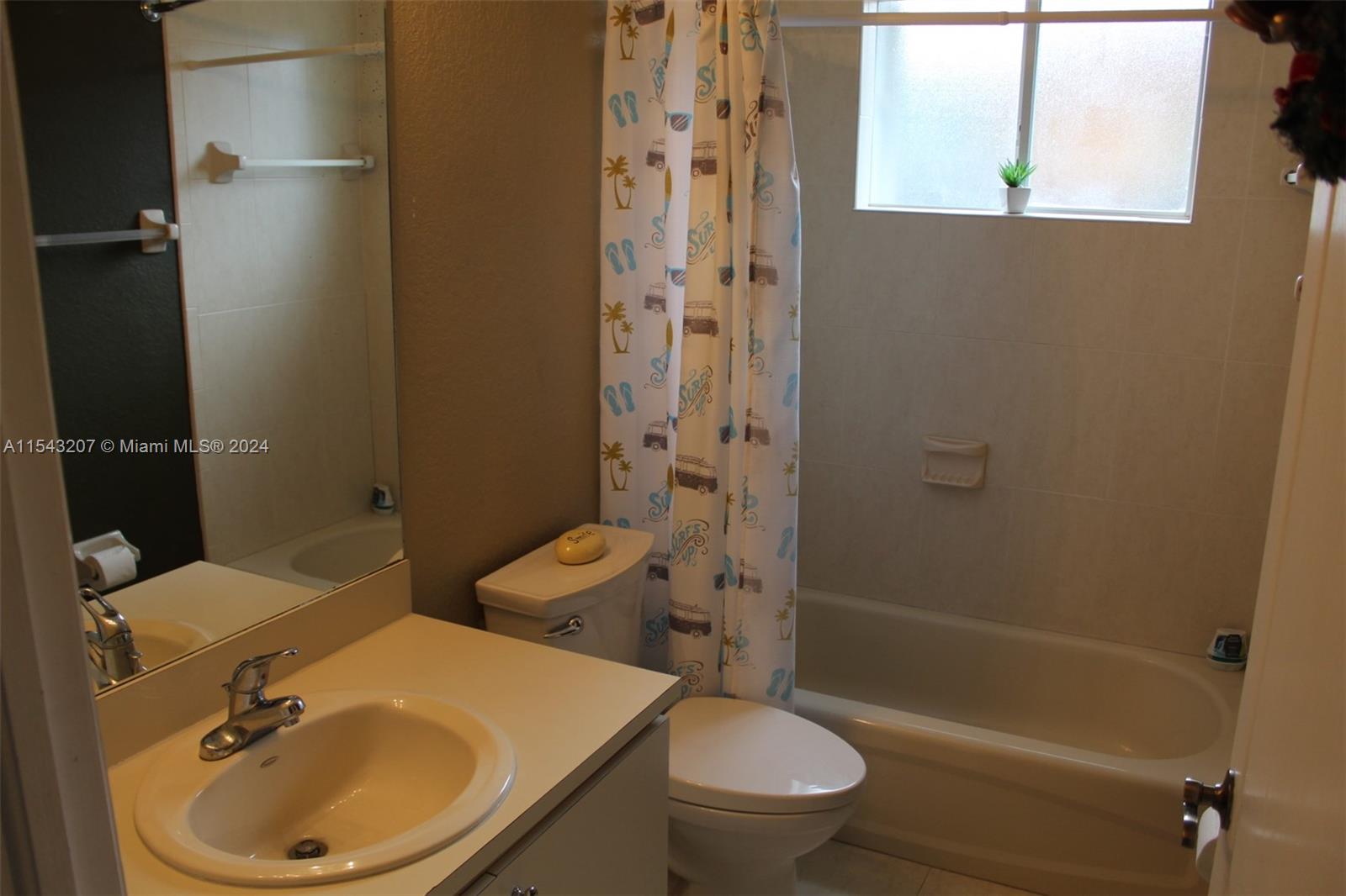 25352 SW 122nd Ct, Homestead, Florida 33032, 5 Bedrooms Bedrooms, ,3 BathroomsBathrooms,Residentiallease,For Rent,25352 SW 122nd Ct,A11543207