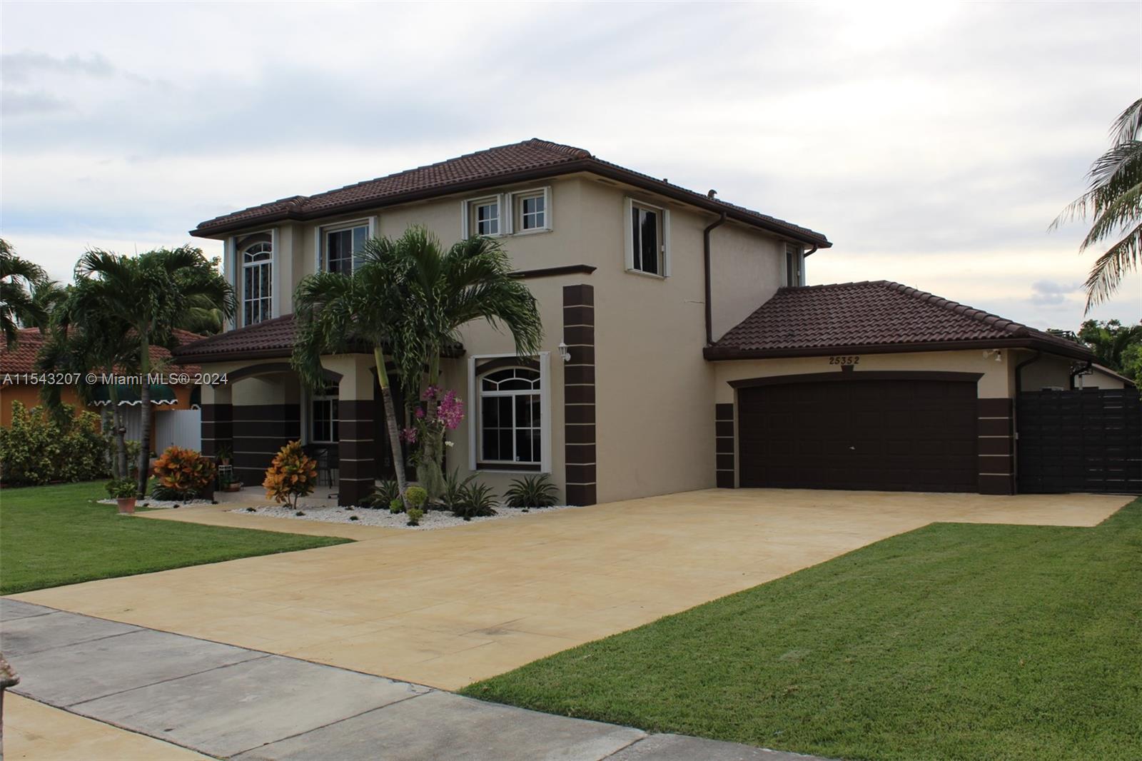 25352 SW 122nd Ct, Homestead, Florida 33032, 5 Bedrooms Bedrooms, ,3 BathroomsBathrooms,Residentiallease,For Rent,25352 SW 122nd Ct,A11543207