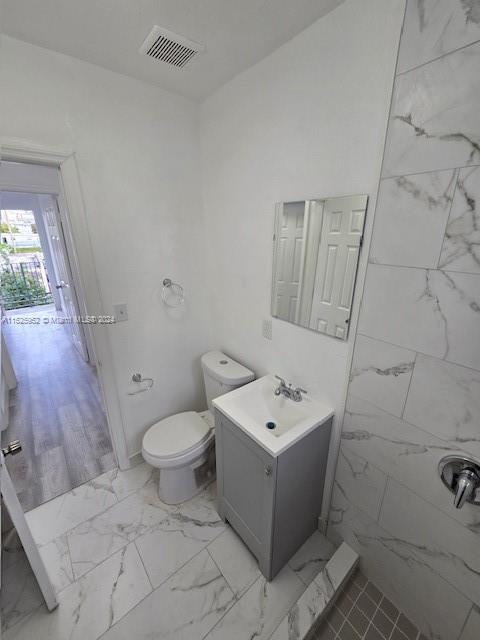 535 NW 7th St 12, Miami, Florida 33136, 2 Bedrooms Bedrooms, ,1 BathroomBathrooms,Residentiallease,For Rent,535 NW 7th St 12,A11525952