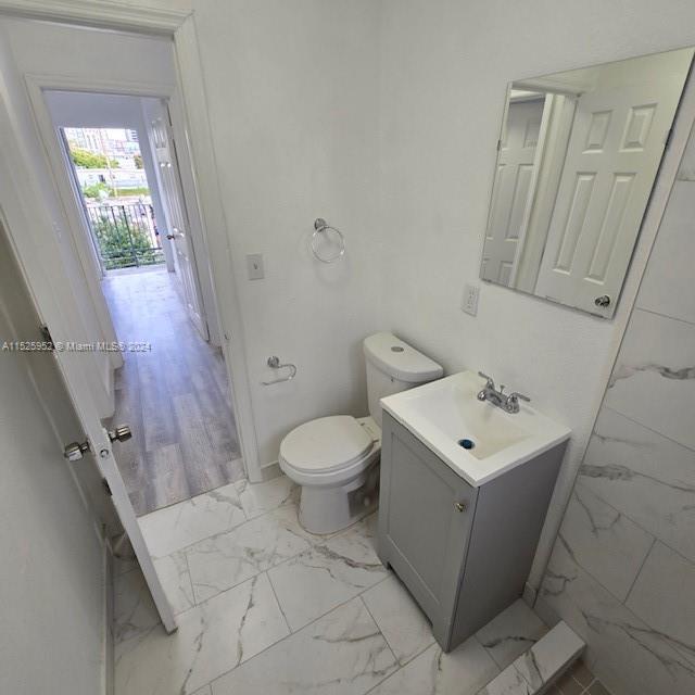 535 NW 7th St 12, Miami, Florida 33136, 2 Bedrooms Bedrooms, ,1 BathroomBathrooms,Residentiallease,For Rent,535 NW 7th St 12,A11525952