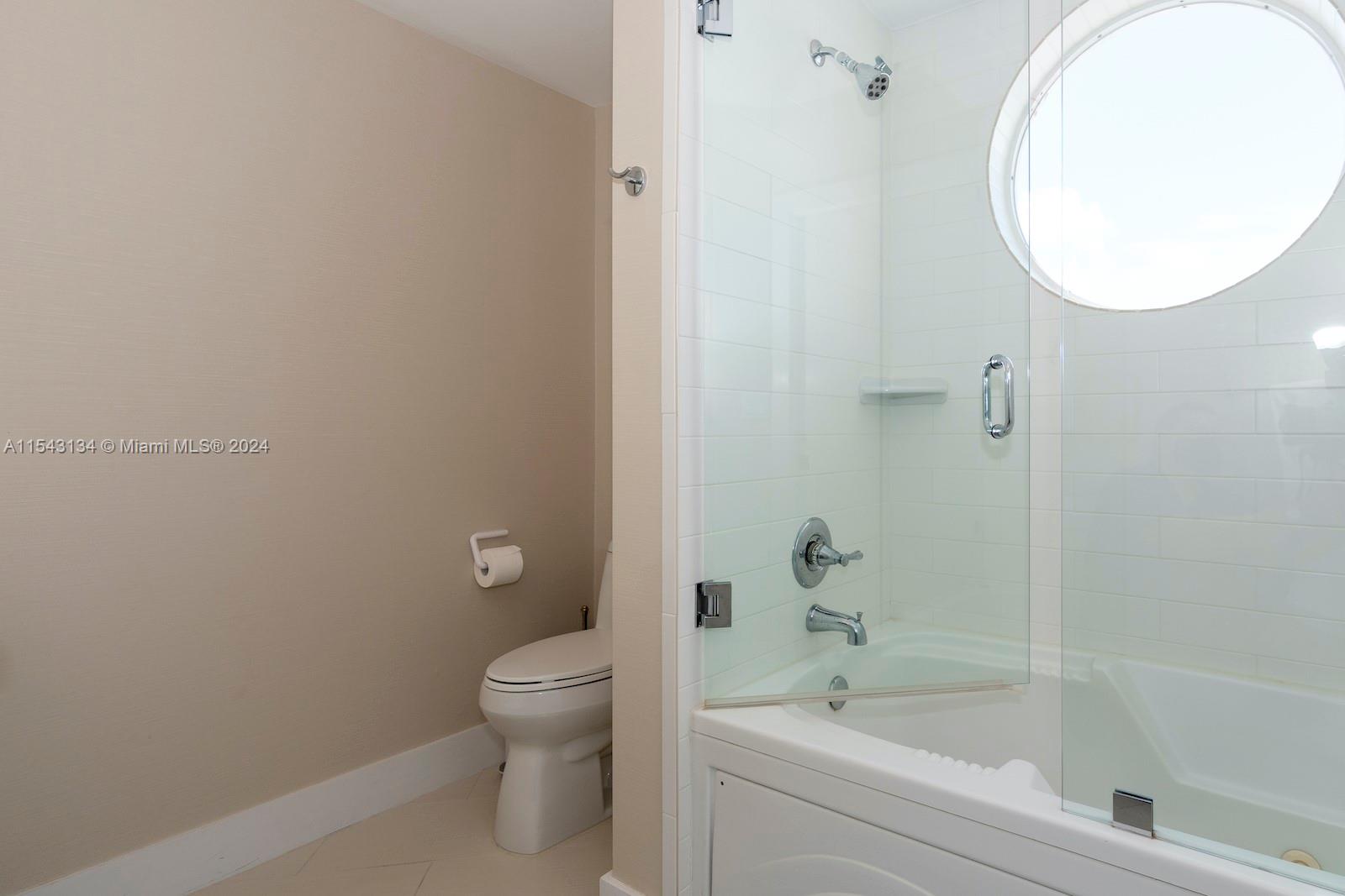 7330 Ocean Ter 15-C, Miami Beach, Florida 33141, 2 Bedrooms Bedrooms, ,2 BathroomsBathrooms,Residential,For Sale,7330 Ocean Ter 15-C,A11543134