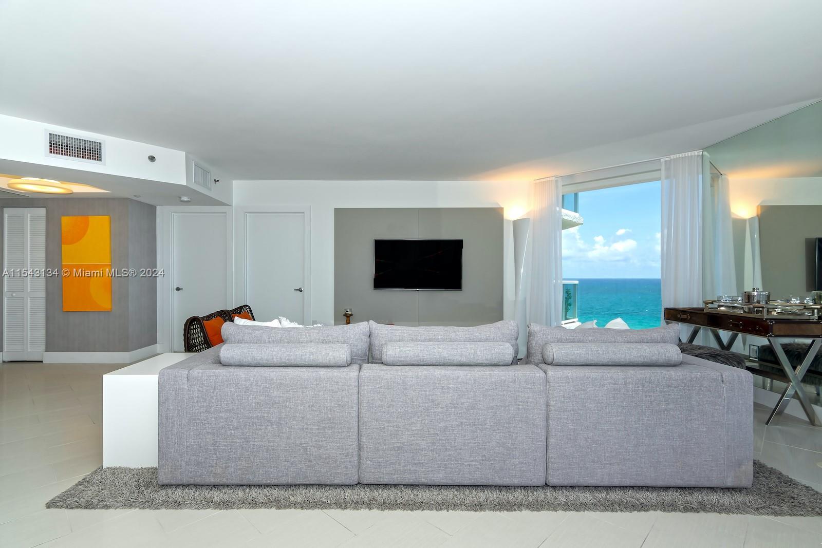7330 Ocean Ter 15-C, Miami Beach, Florida 33141, 2 Bedrooms Bedrooms, ,2 BathroomsBathrooms,Residential,For Sale,7330 Ocean Ter 15-C,A11543134