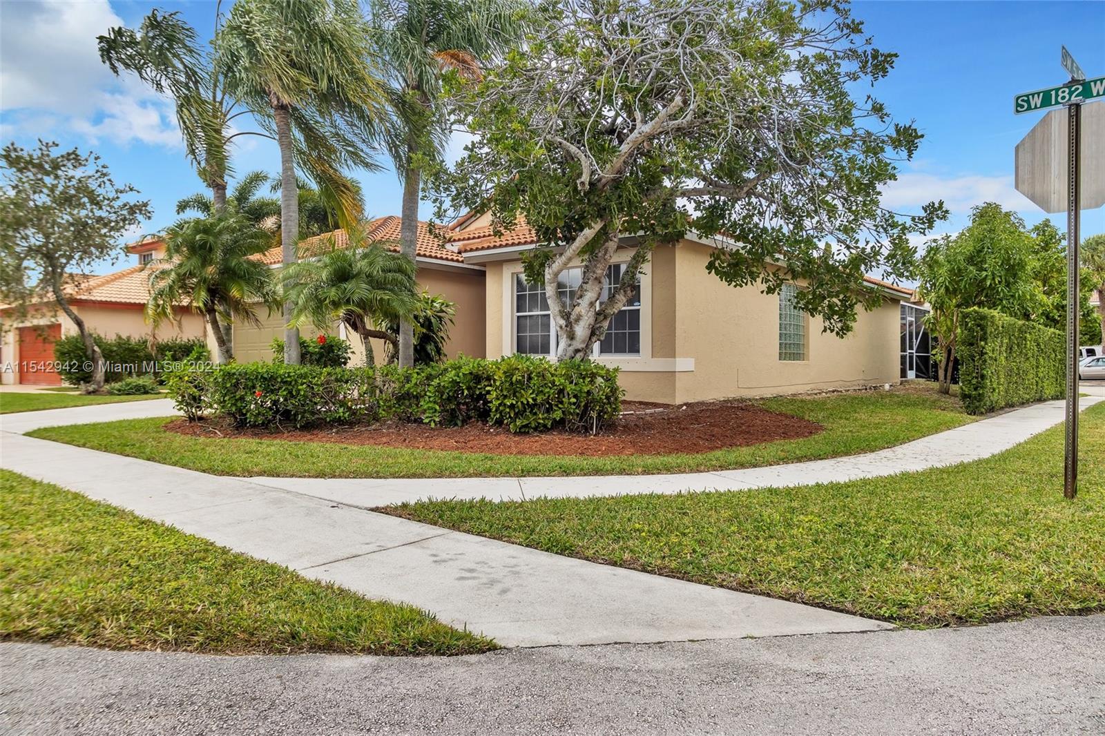 500 182nd Way, Pembroke Pines, FL, 33029 United States, 3 Bedrooms Bedrooms, ,2 BathroomsBathrooms,Residential,For Sale,182nd Way,A11542942